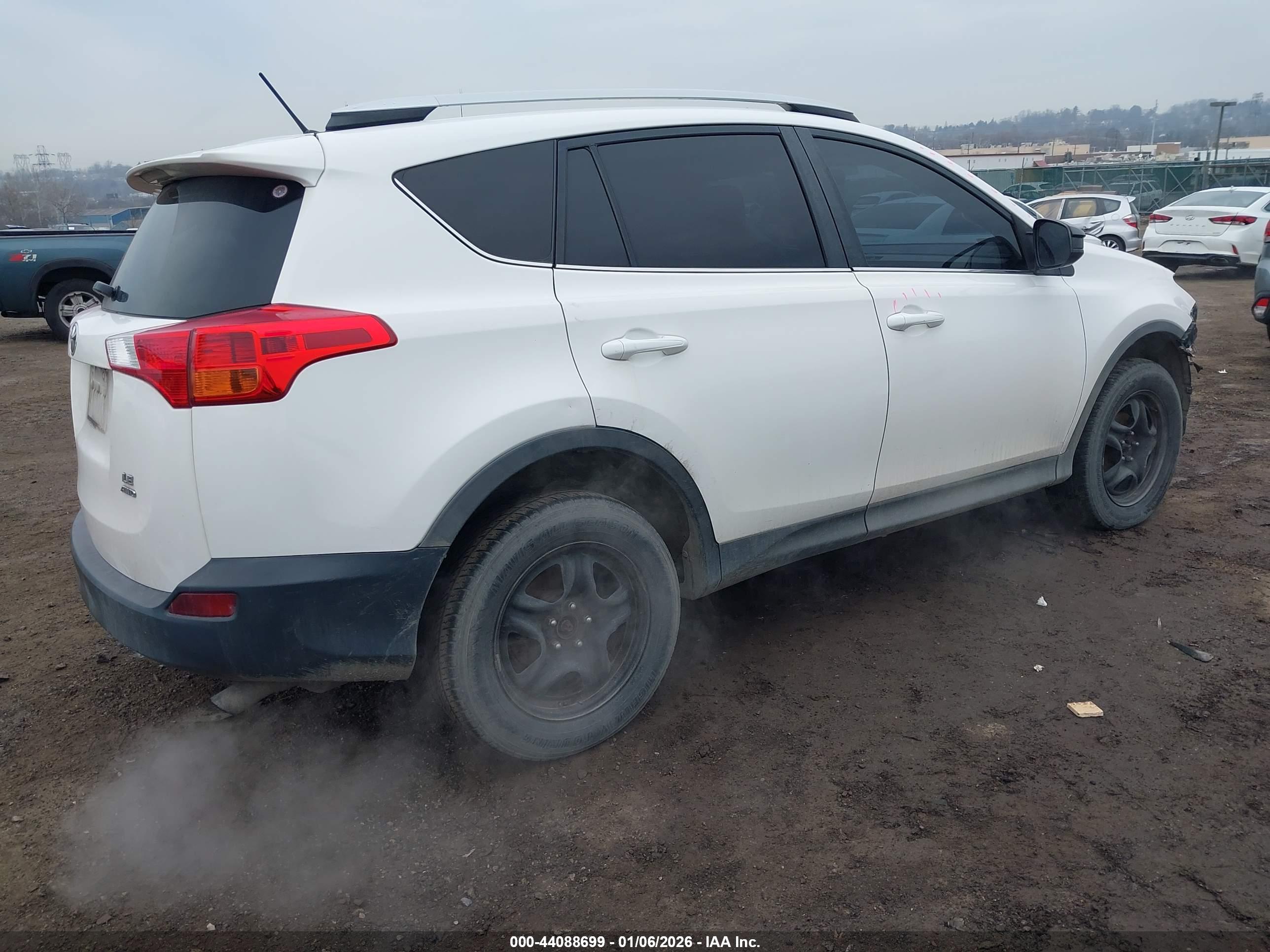 TOYOTA RAV4 image 4