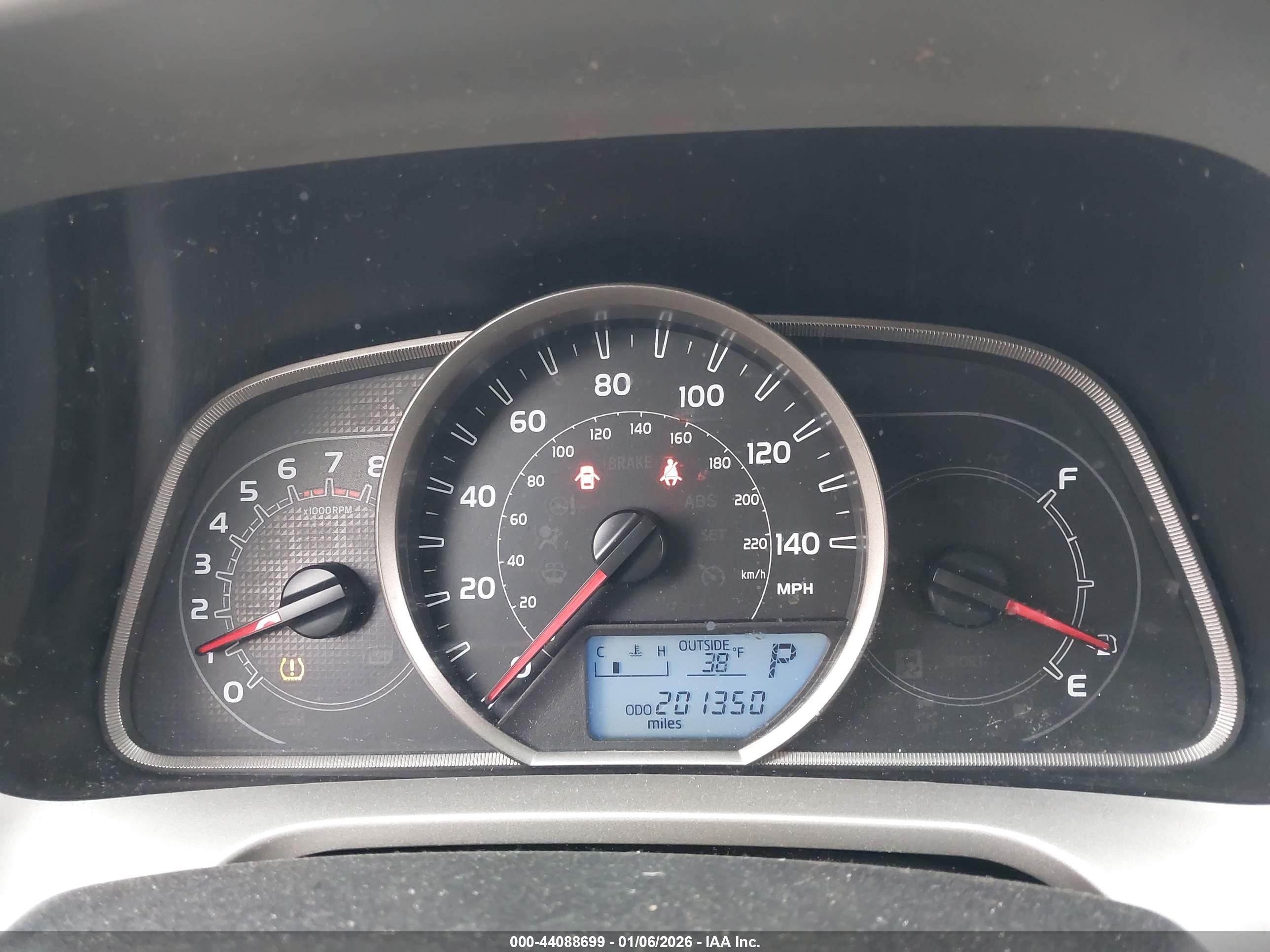 TOYOTA RAV4 image 7