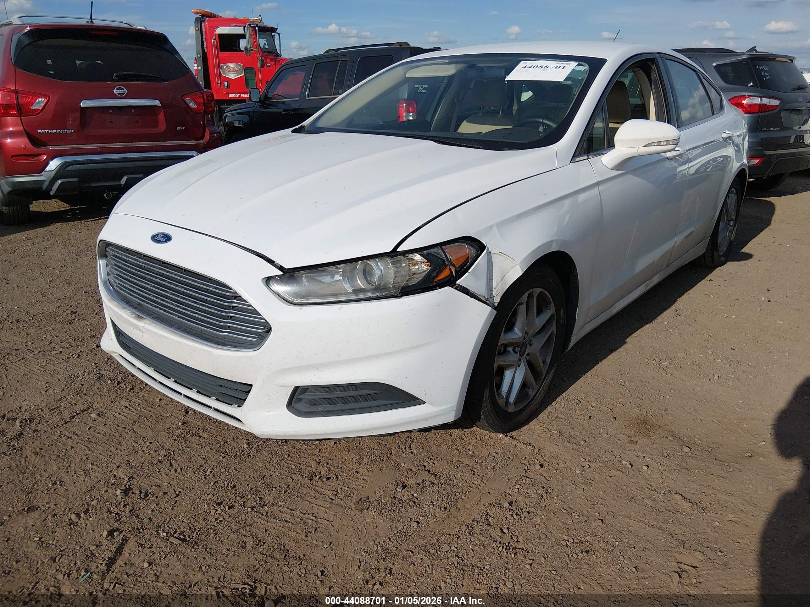 FORD FUSION image 6
