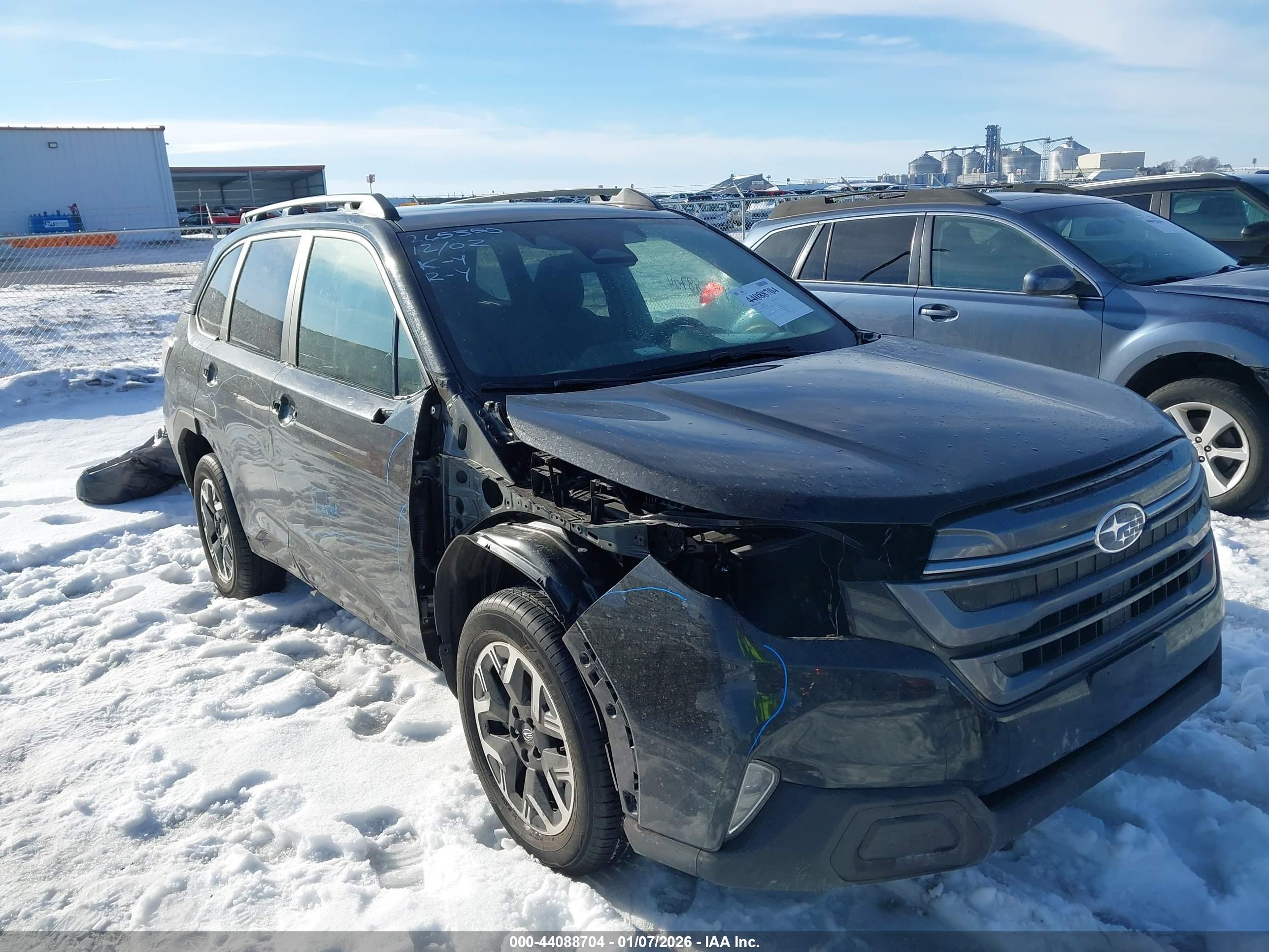 SUBARU FORESTER image 6