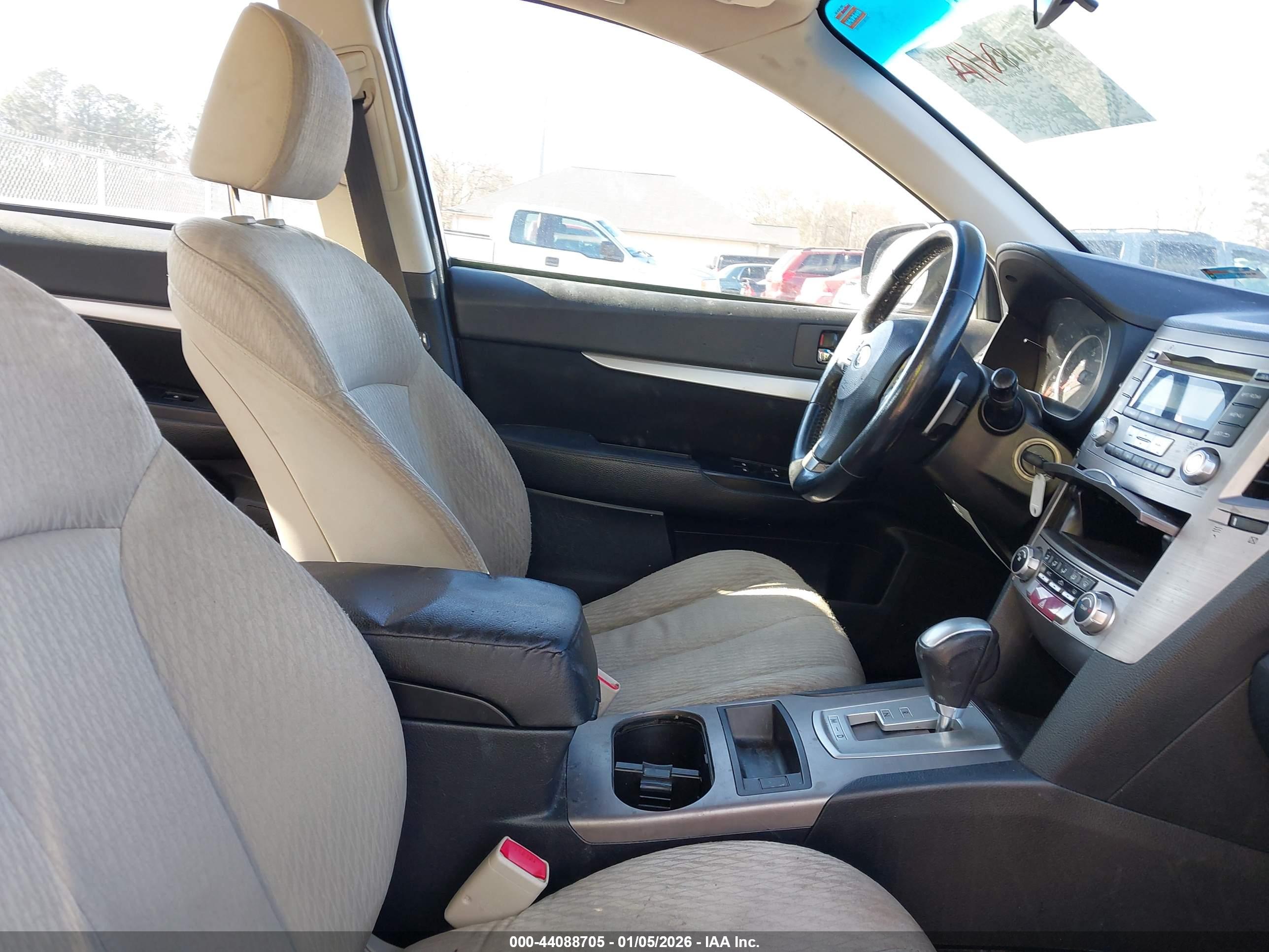 SUBARU LEGACY image 5
