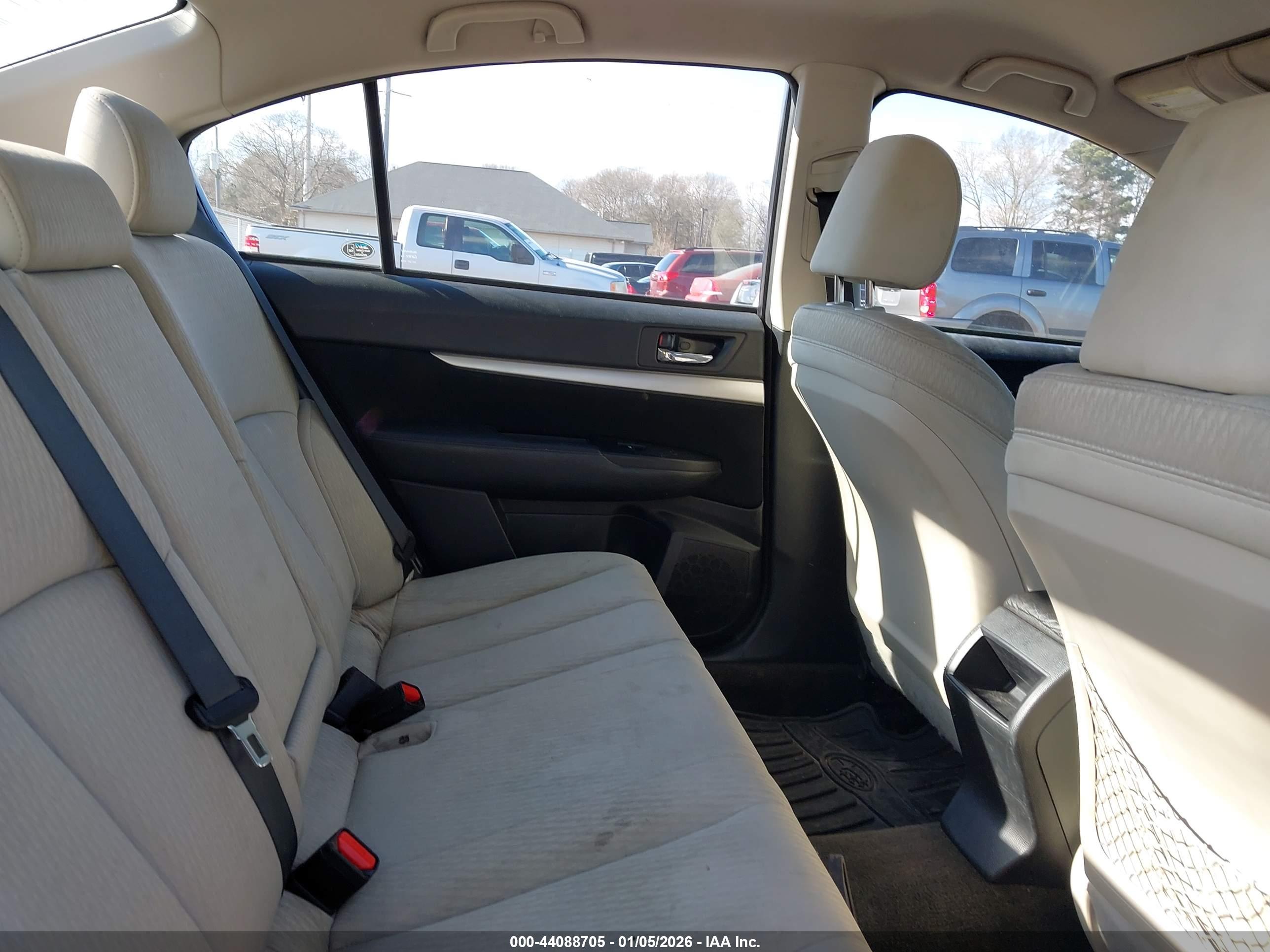 SUBARU LEGACY image 8