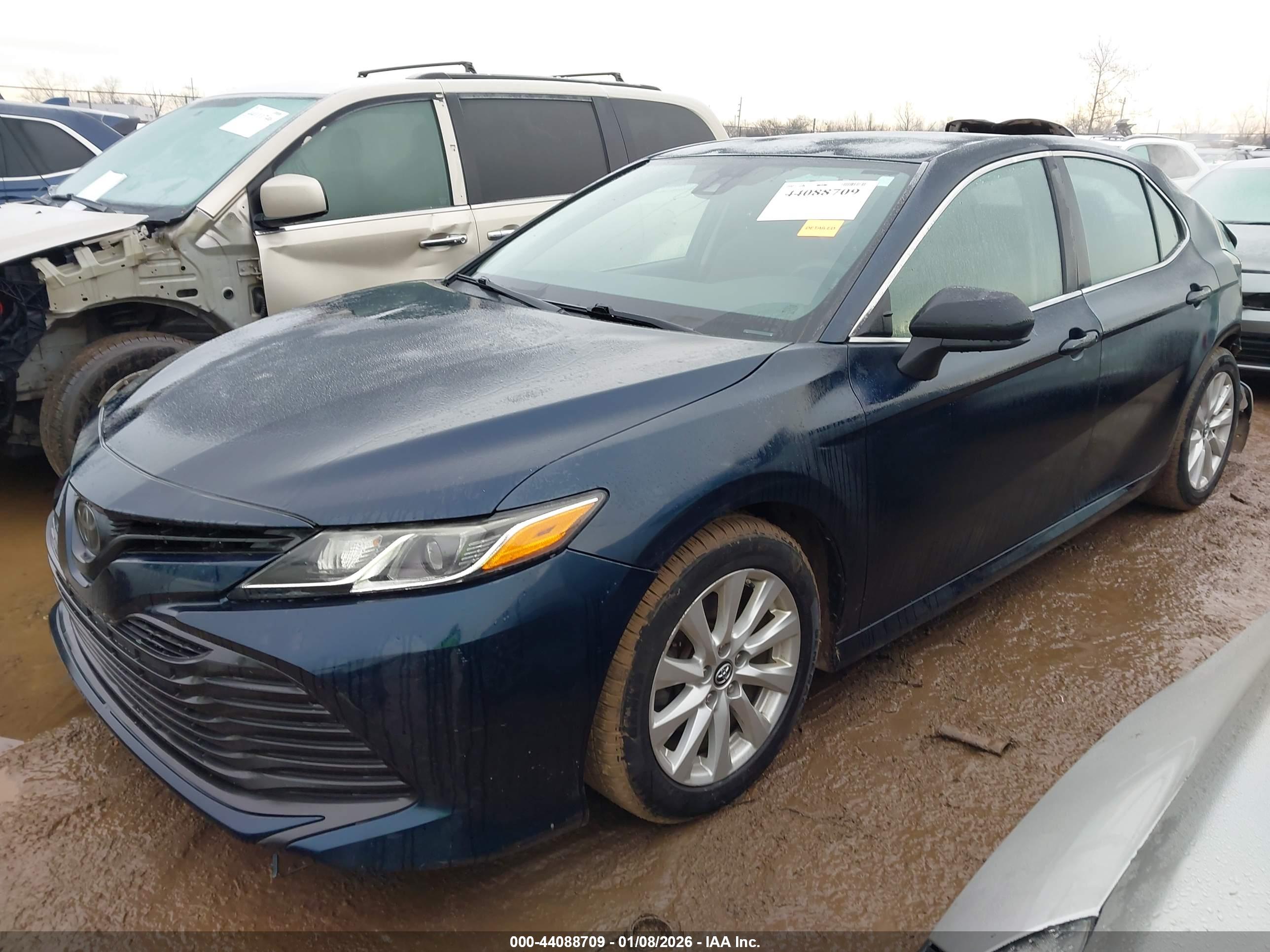 TOYOTA CAMRY image 2