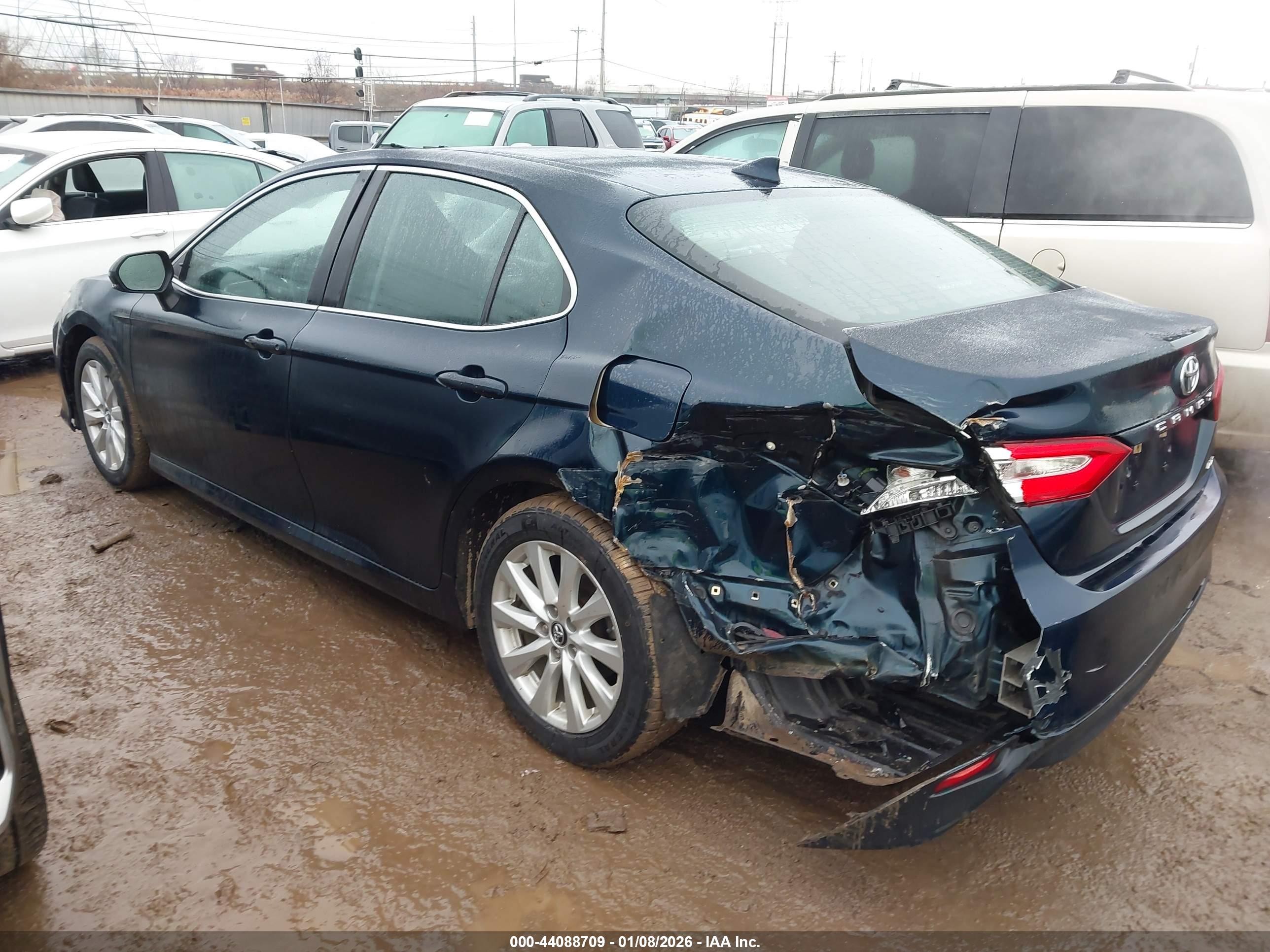 TOYOTA CAMRY image 3