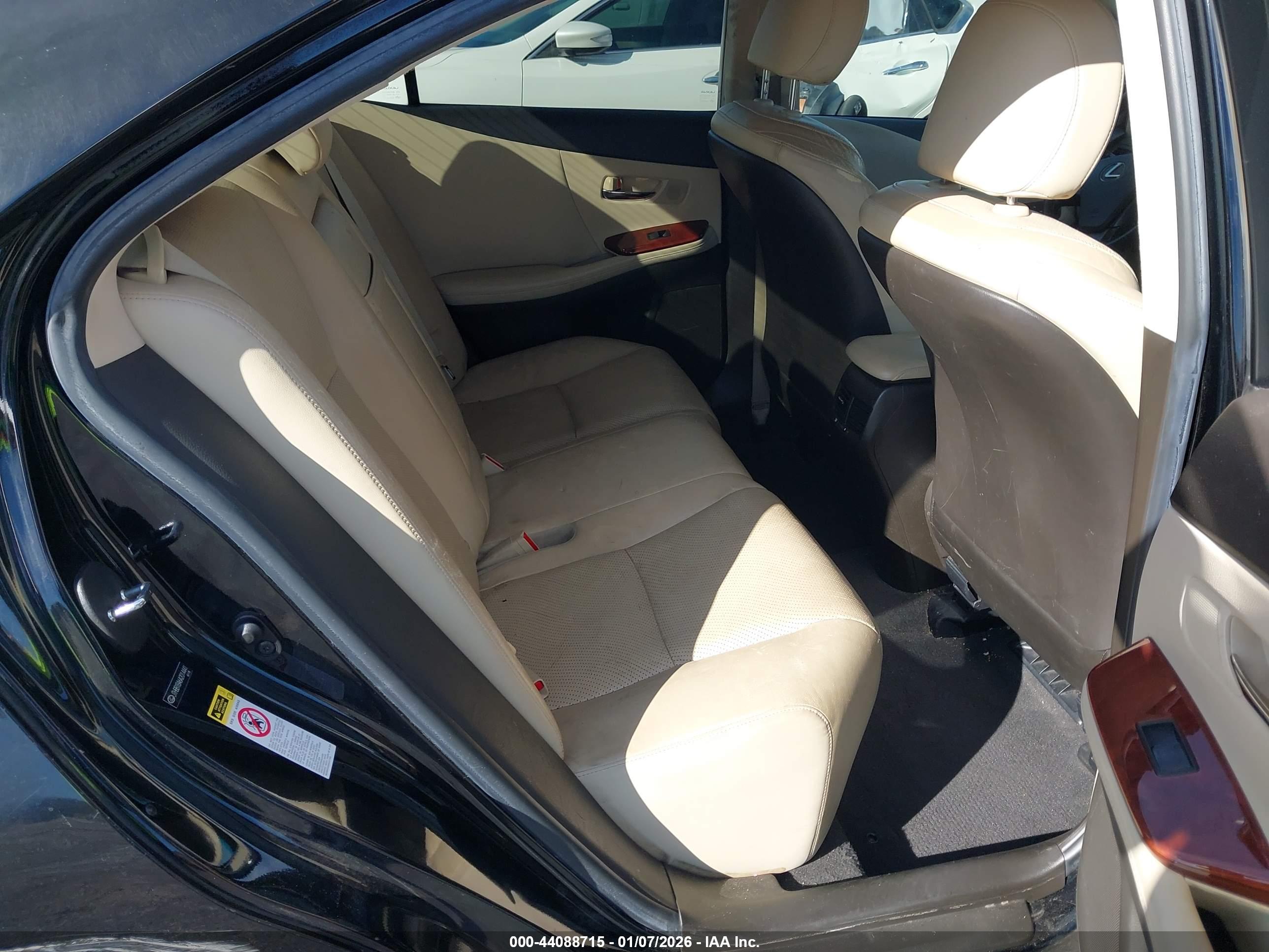 LEXUS HS image 8