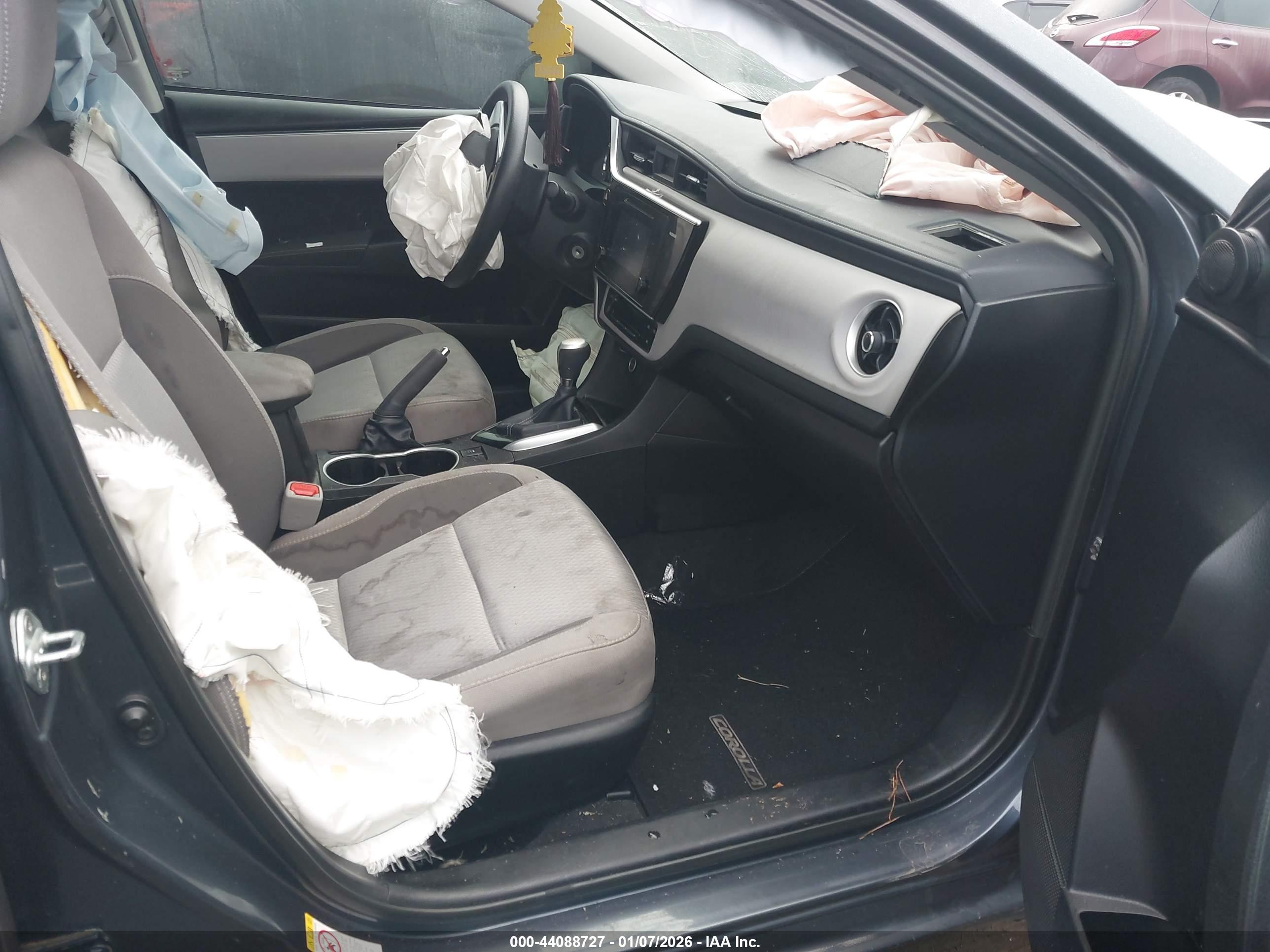 TOYOTA COROLLA image 5
