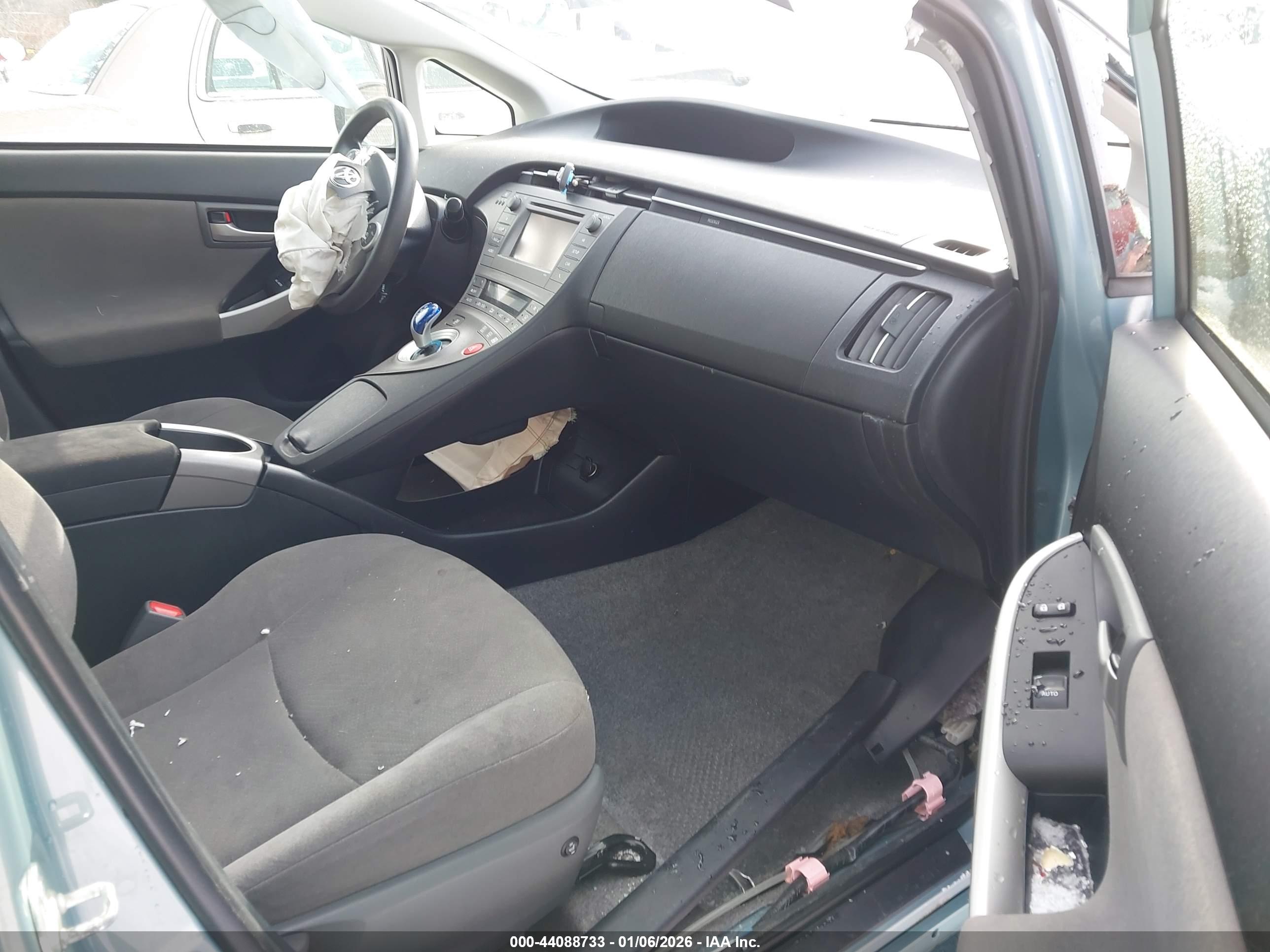 TOYOTA PRIUS image 5