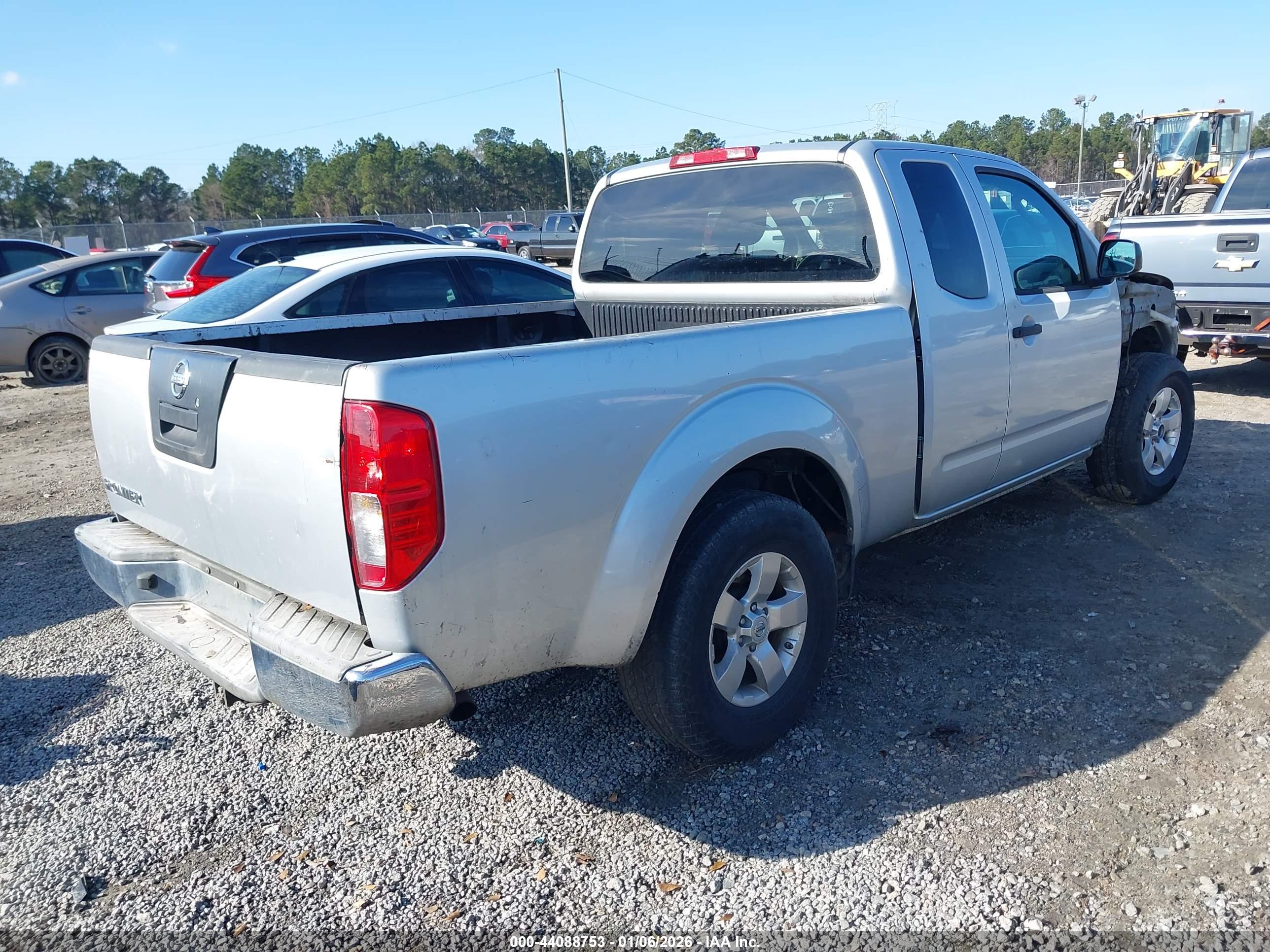 NISSAN FRONTIER image 4