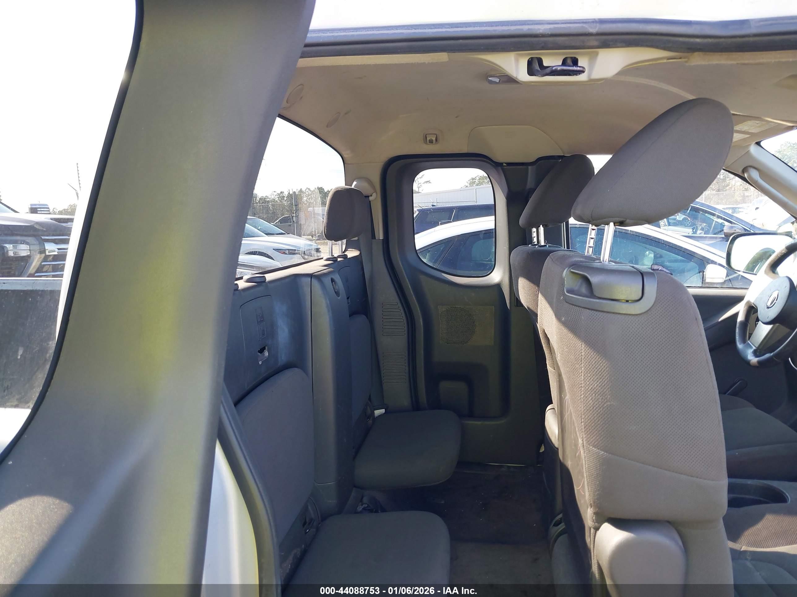 NISSAN FRONTIER image 8