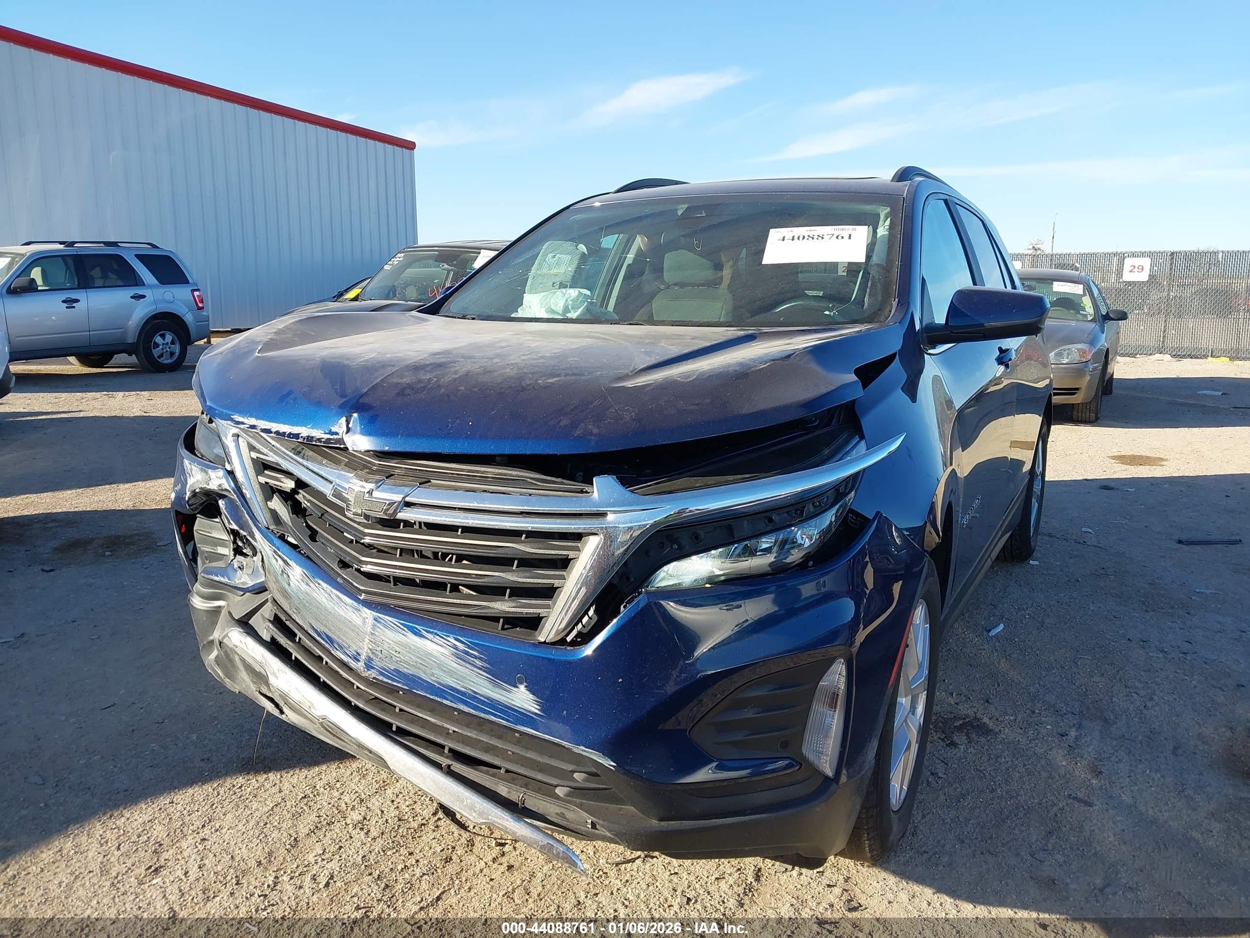 CHEVROLET EQUINOX image 2