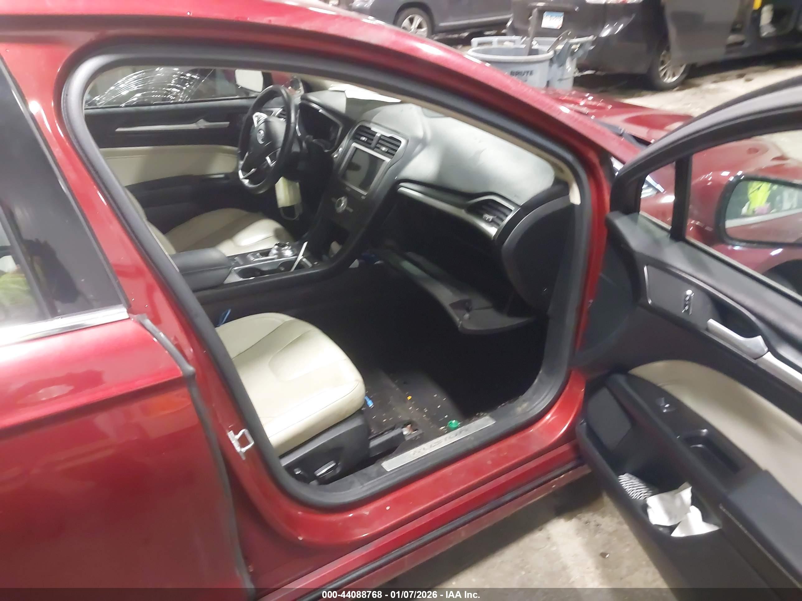 FORD FUSION image 5