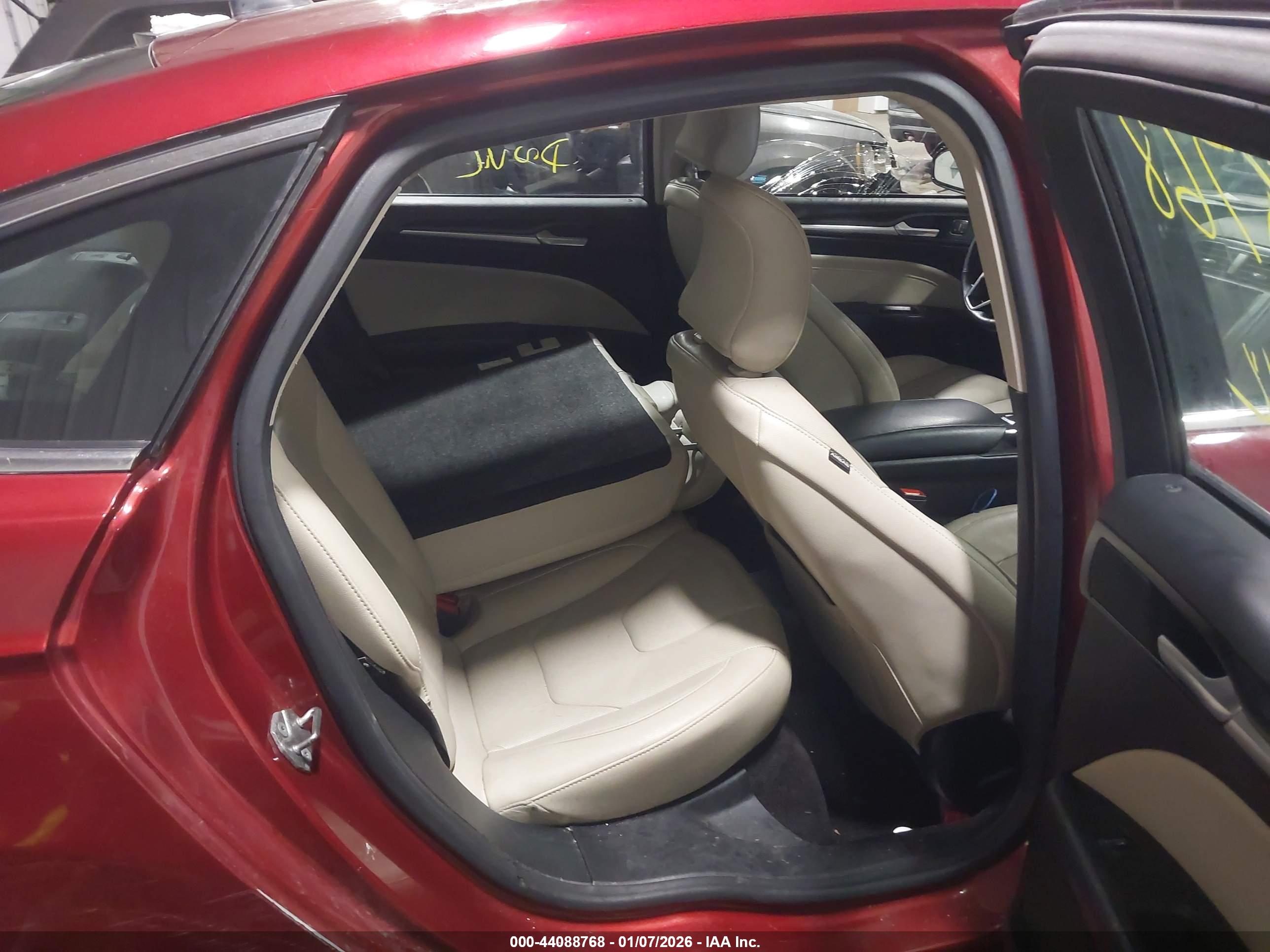 FORD FUSION image 8