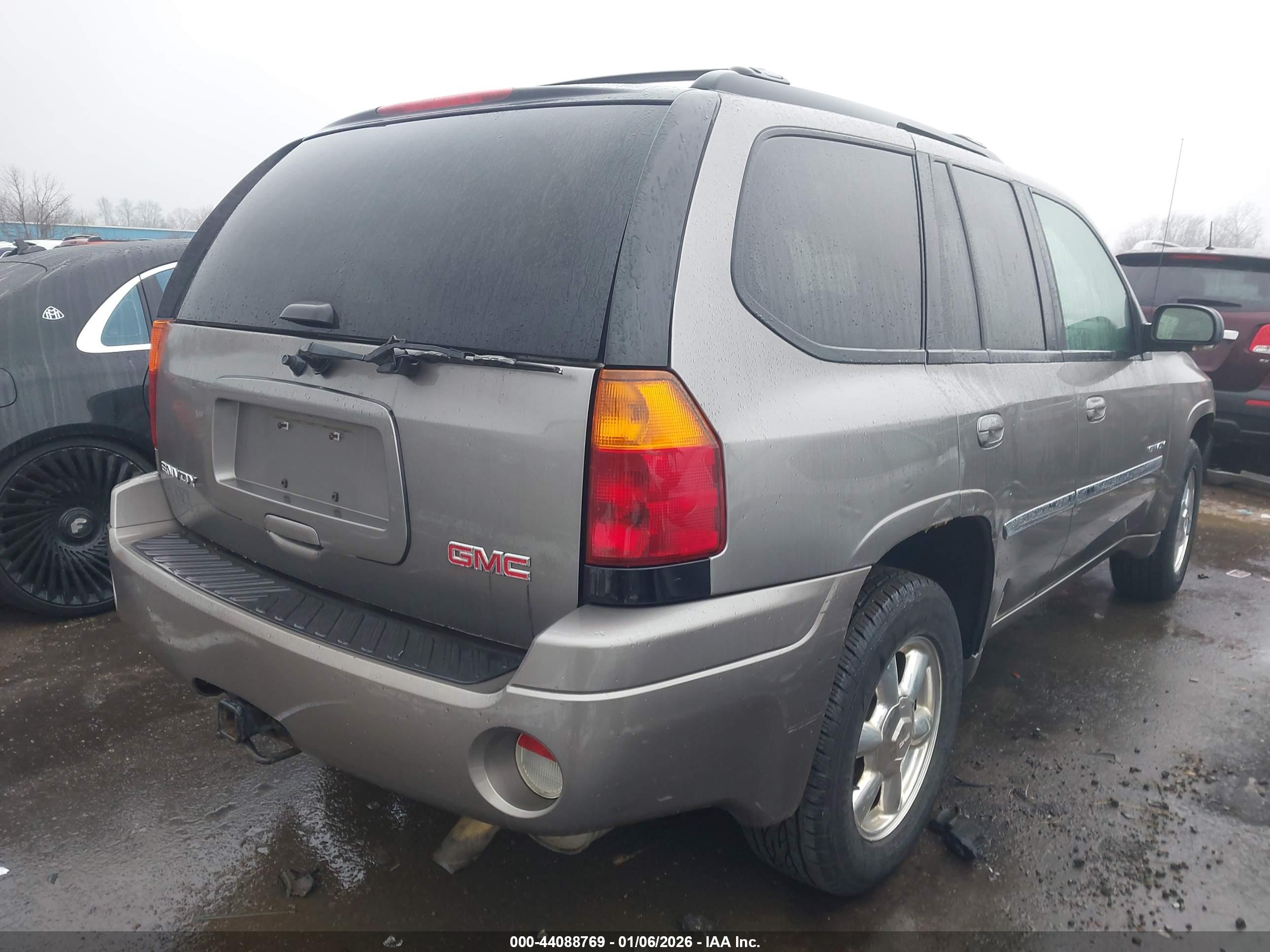 GMC ENVOY image 4