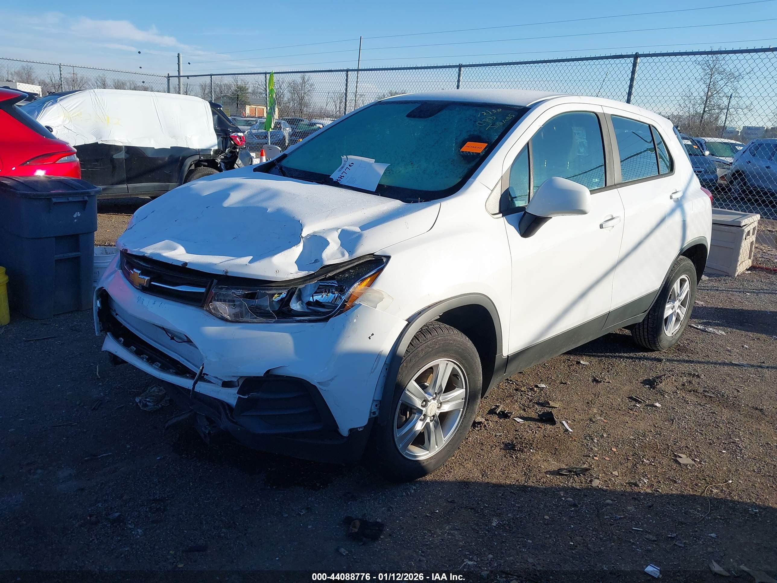CHEVROLET TRAX image 2