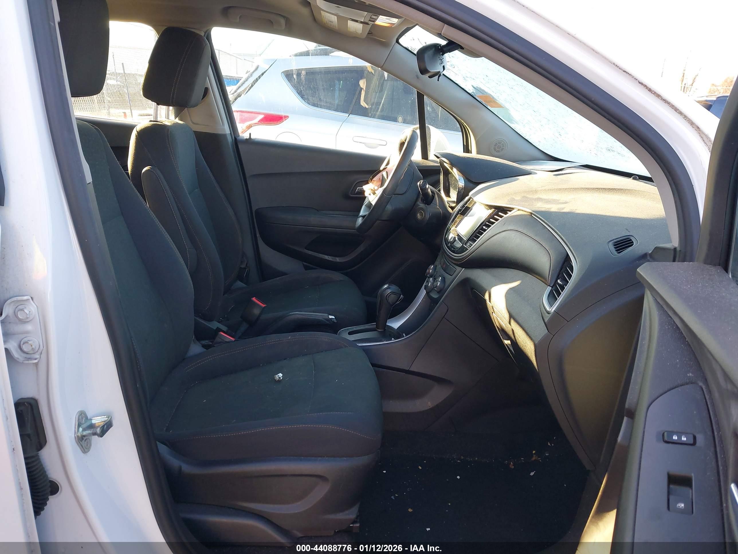 CHEVROLET TRAX image 5