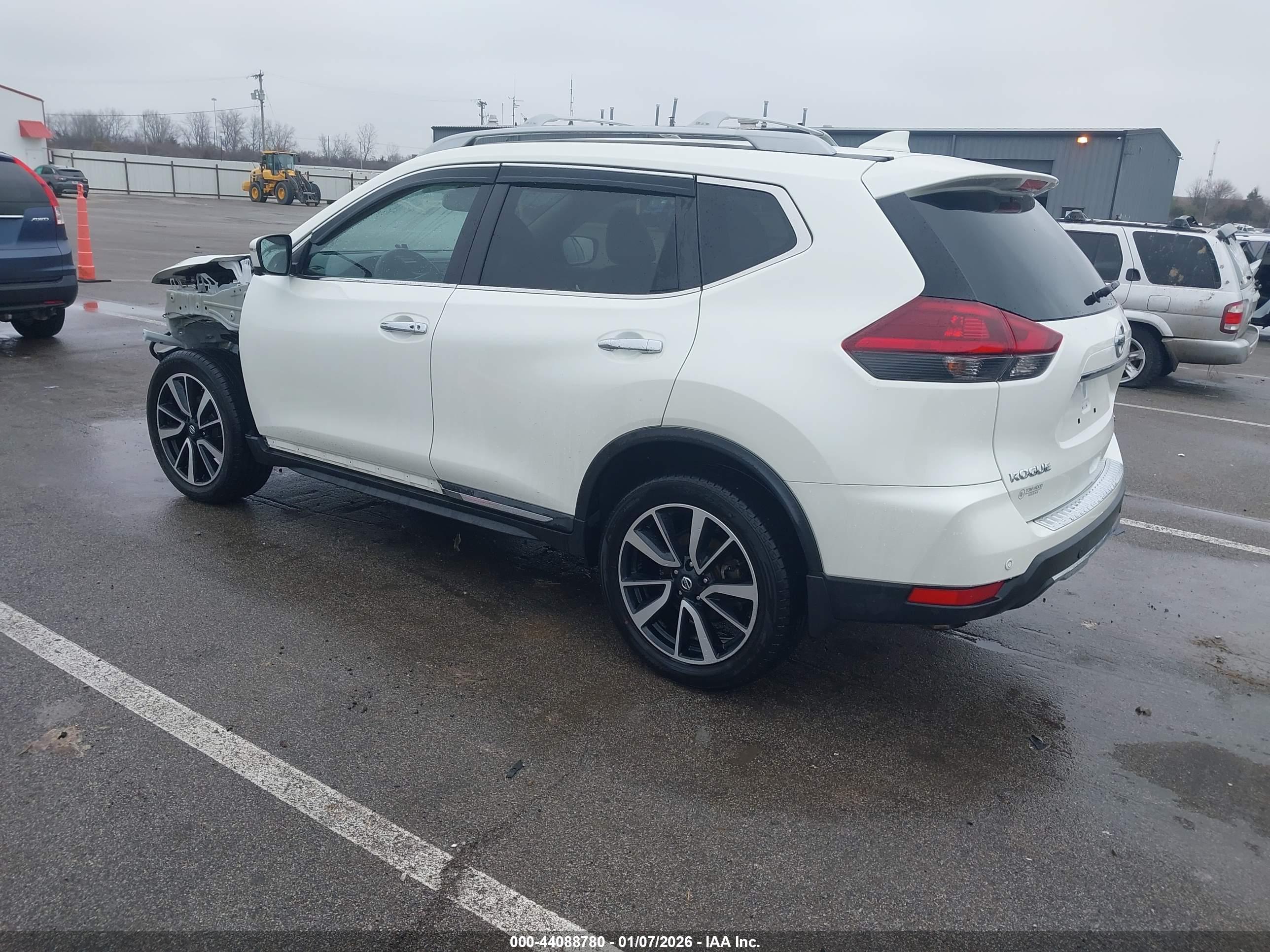 NISSAN ROGUE image 3