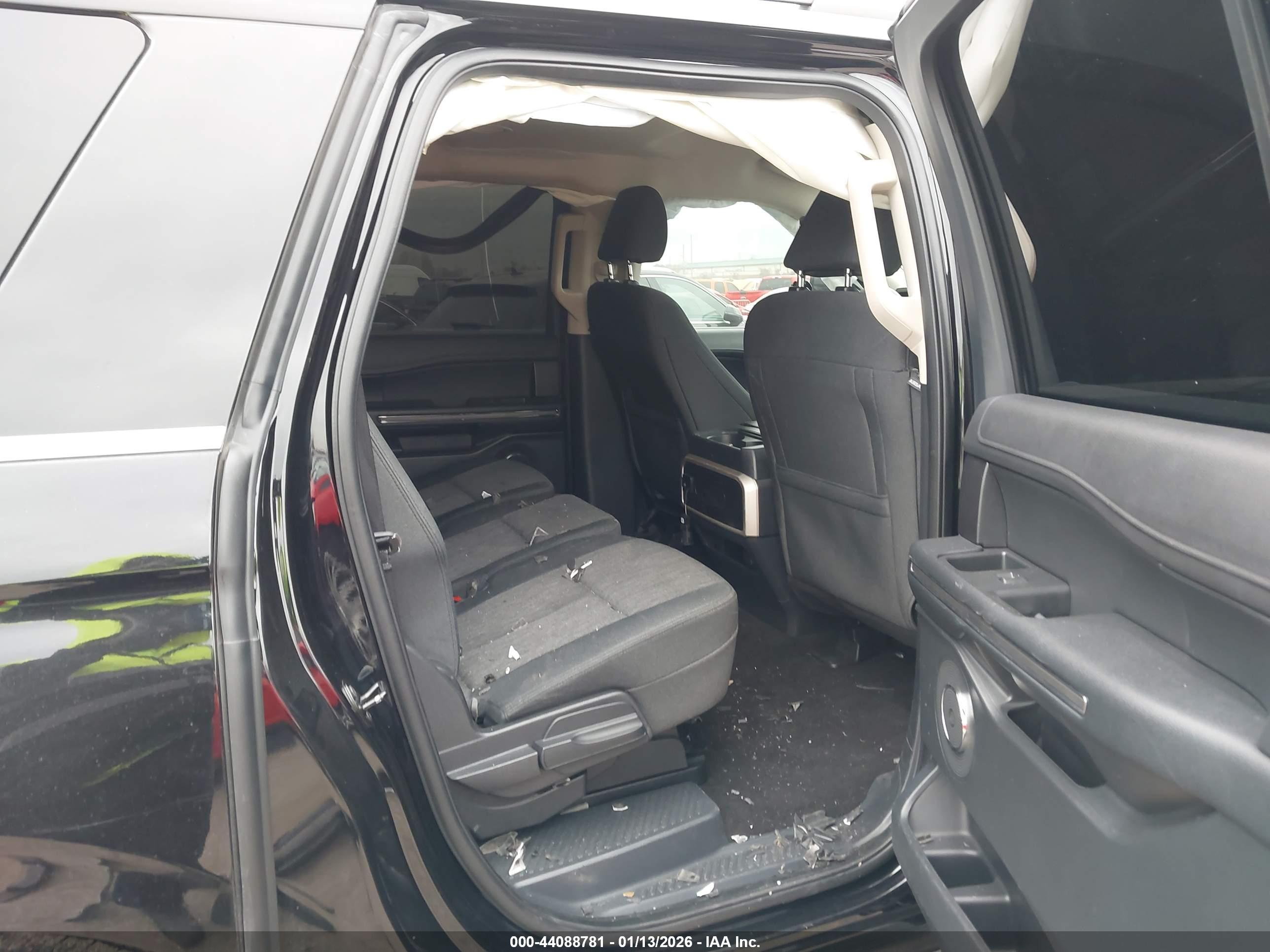 FORD EXPEDITION image 8