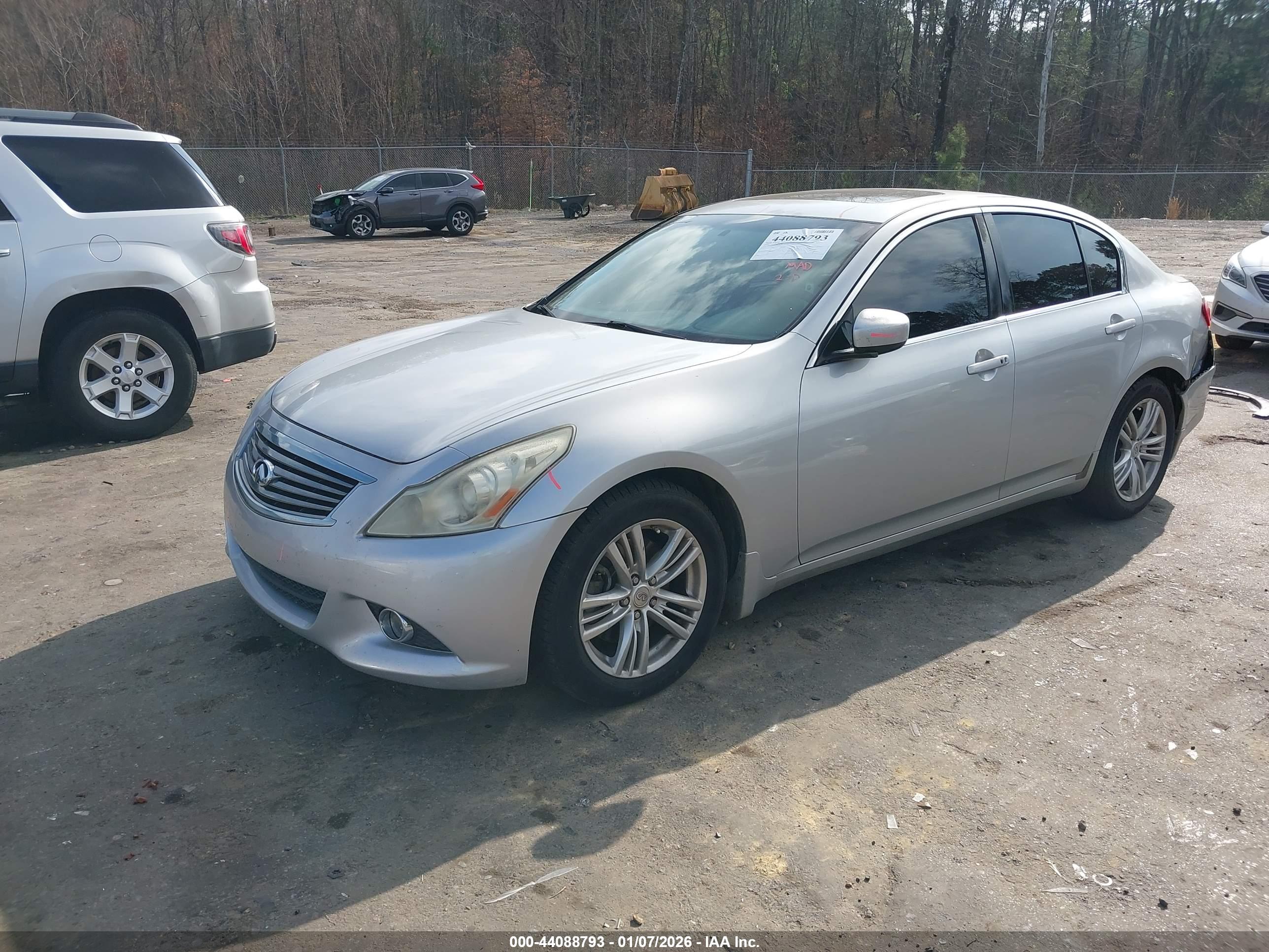 INFINITI G37 image 2