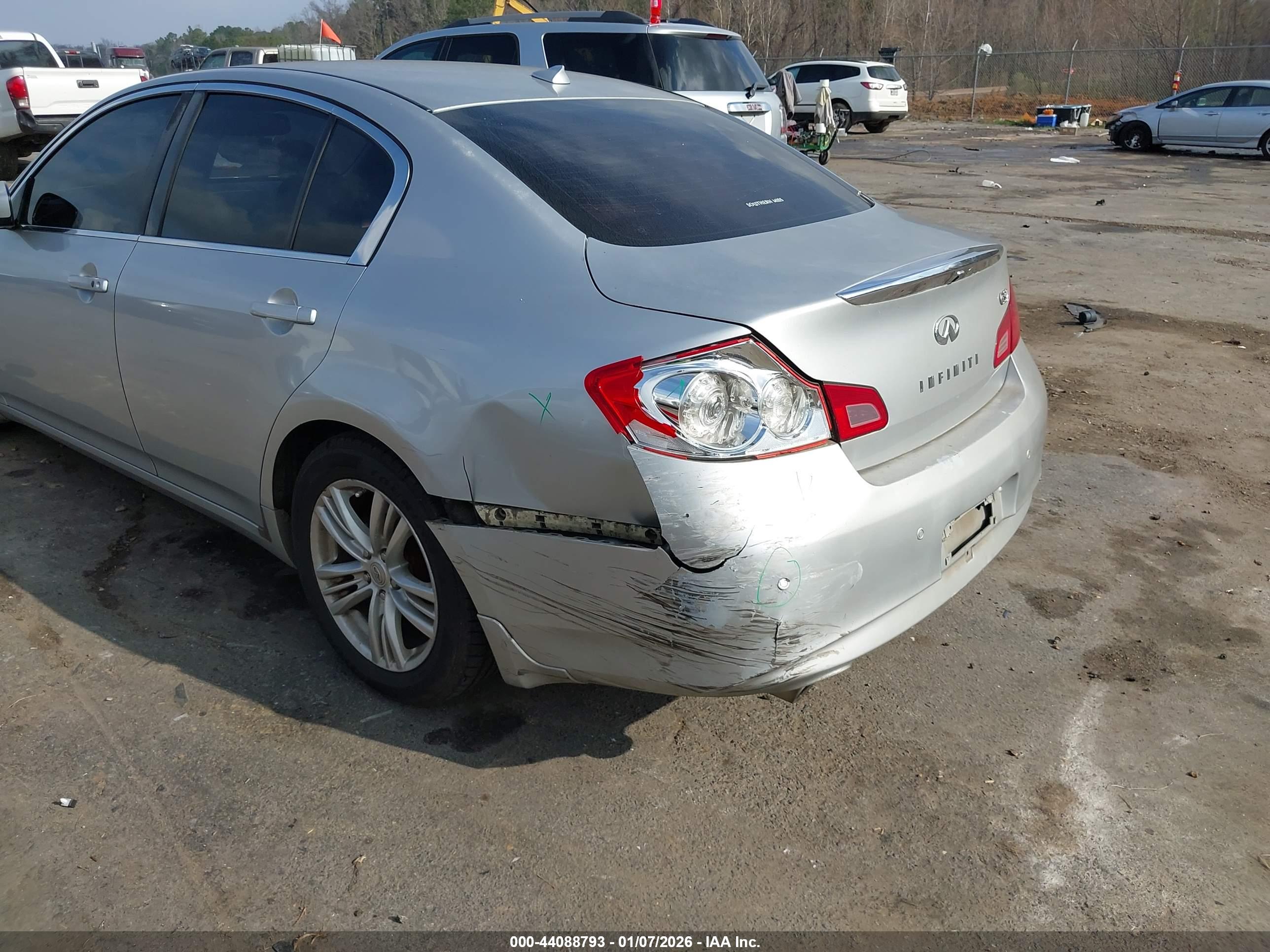 INFINITI G37 image 6