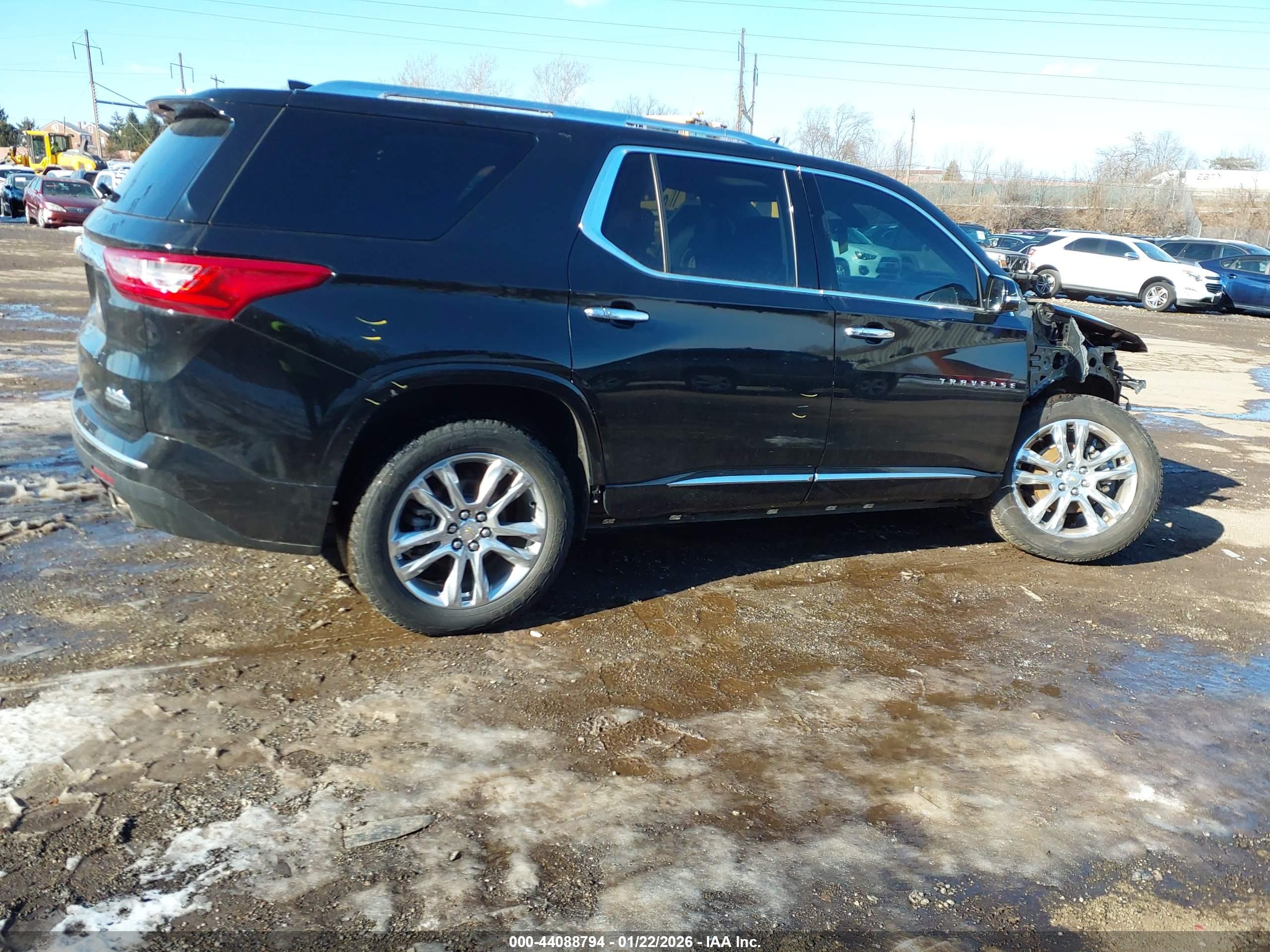 CHEVROLET TRAVERSE image 4
