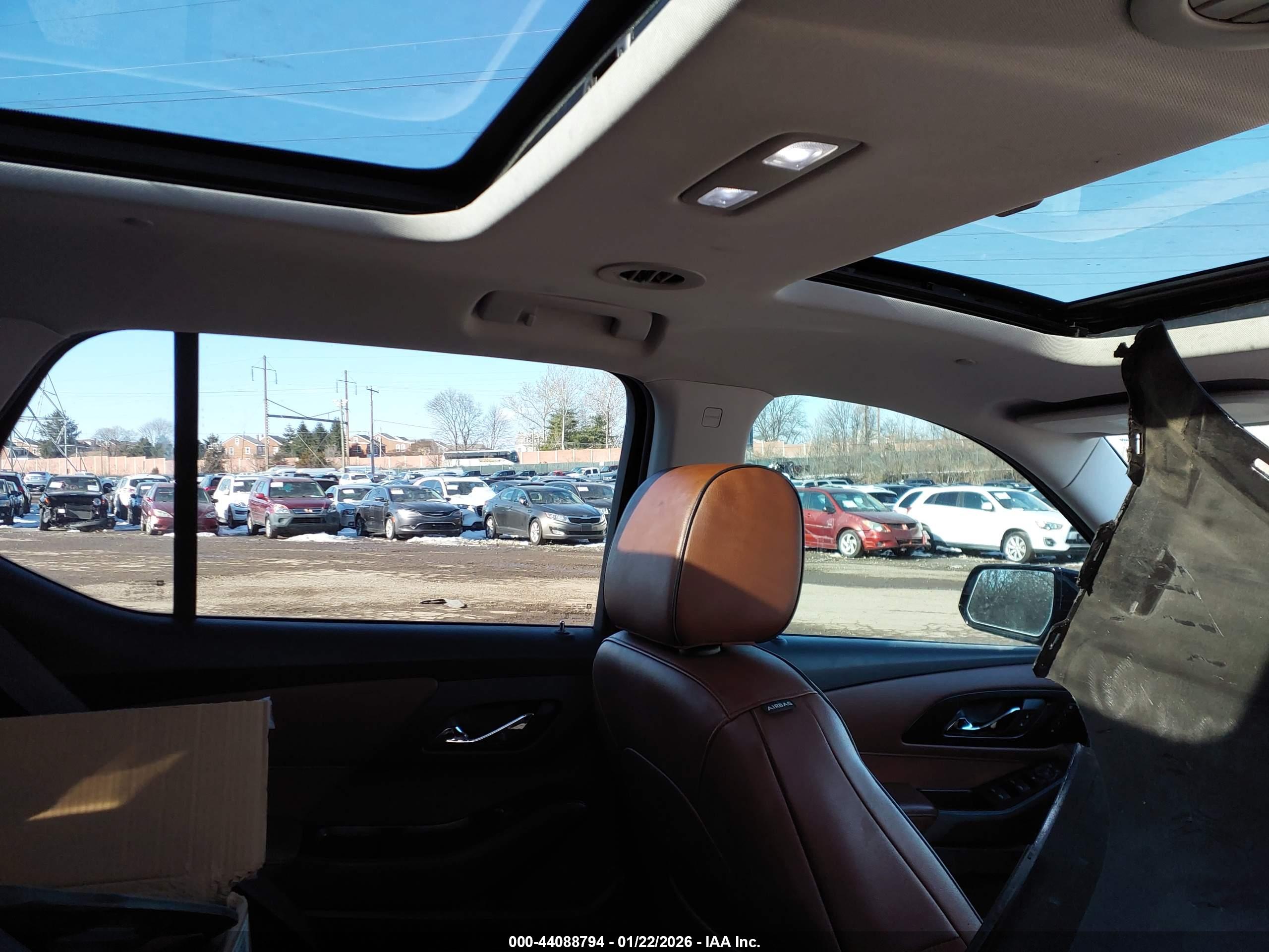 CHEVROLET TRAVERSE image 8