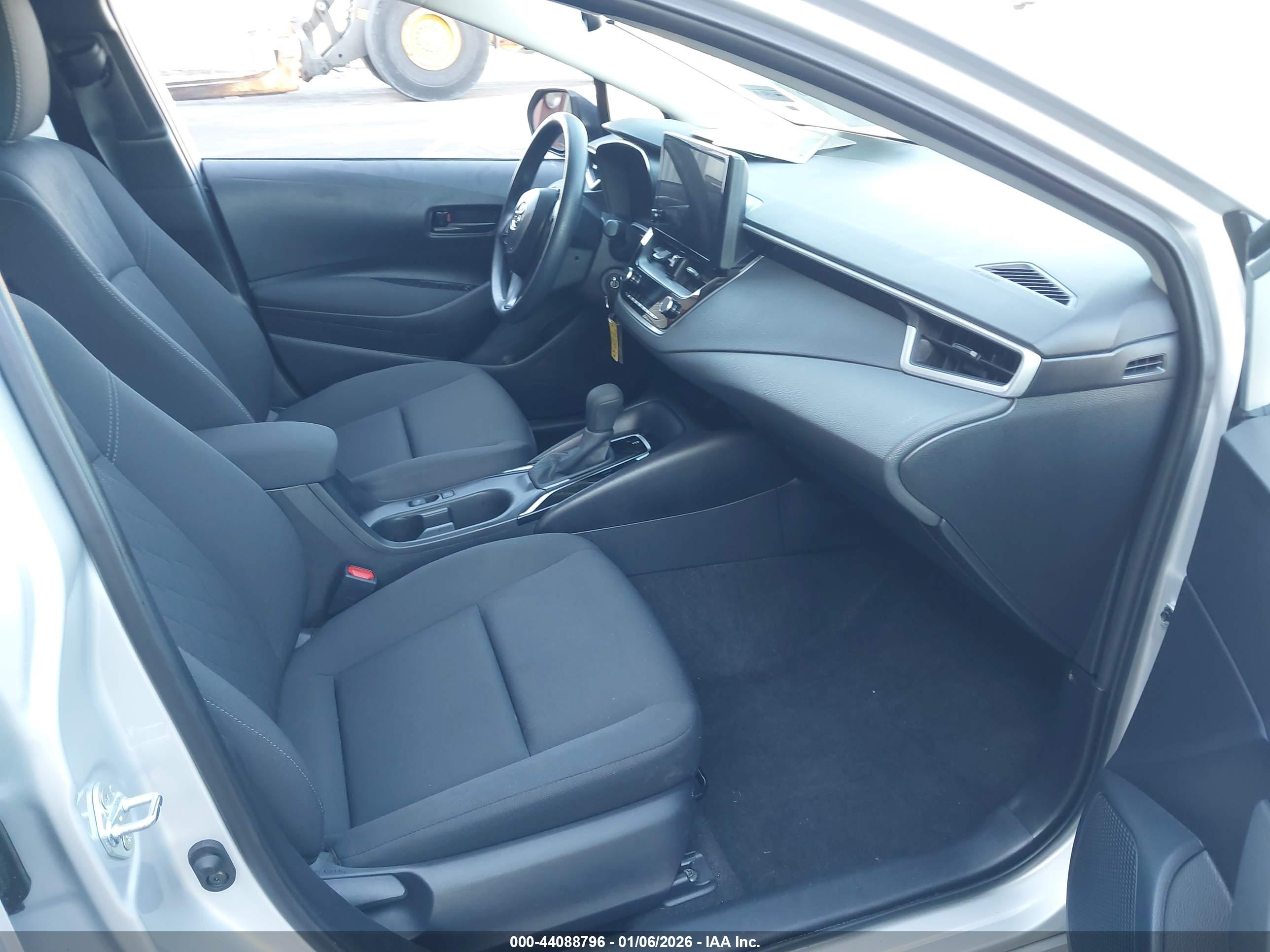 TOYOTA COROLLA image 5