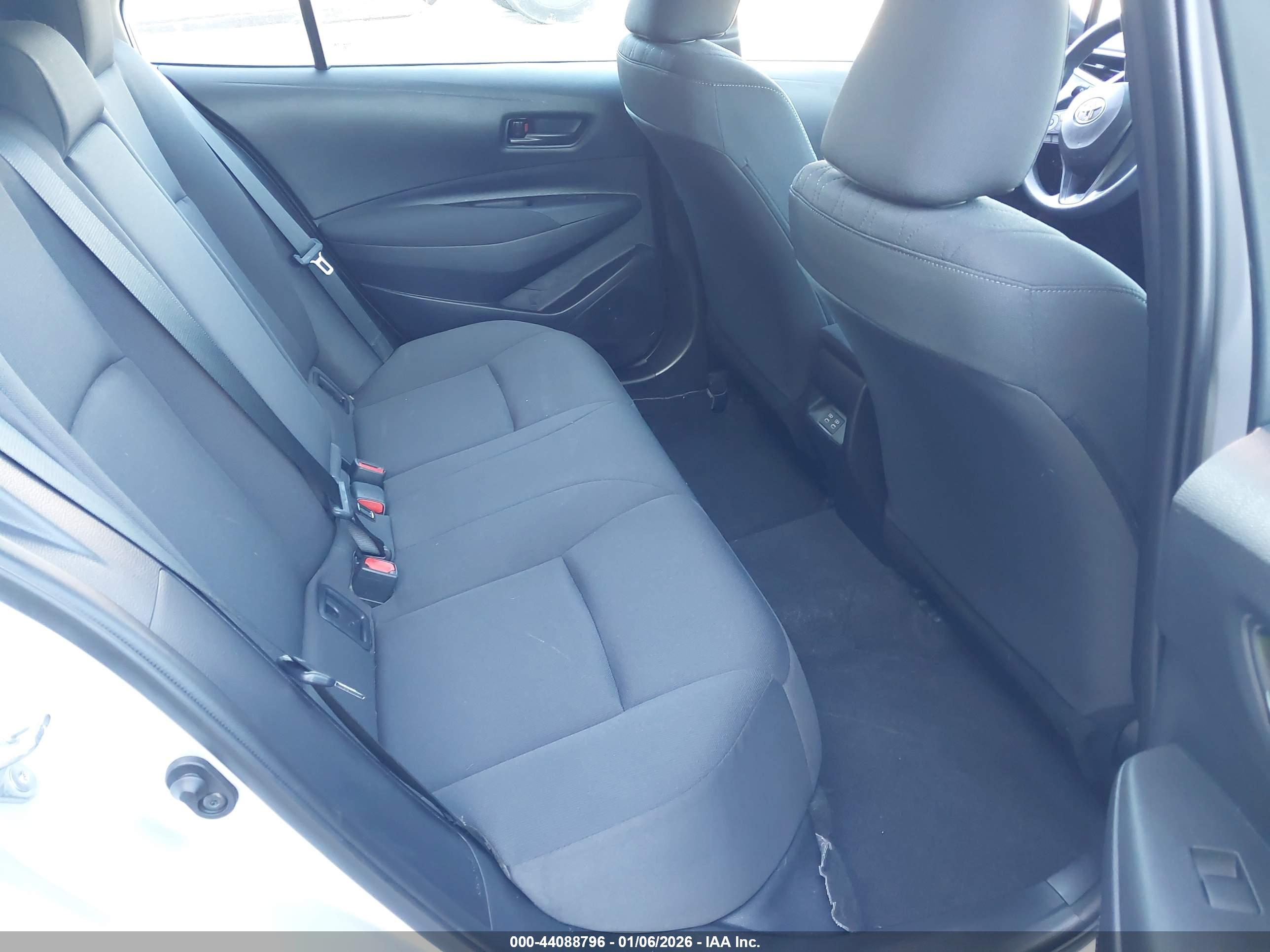 TOYOTA COROLLA image 8
