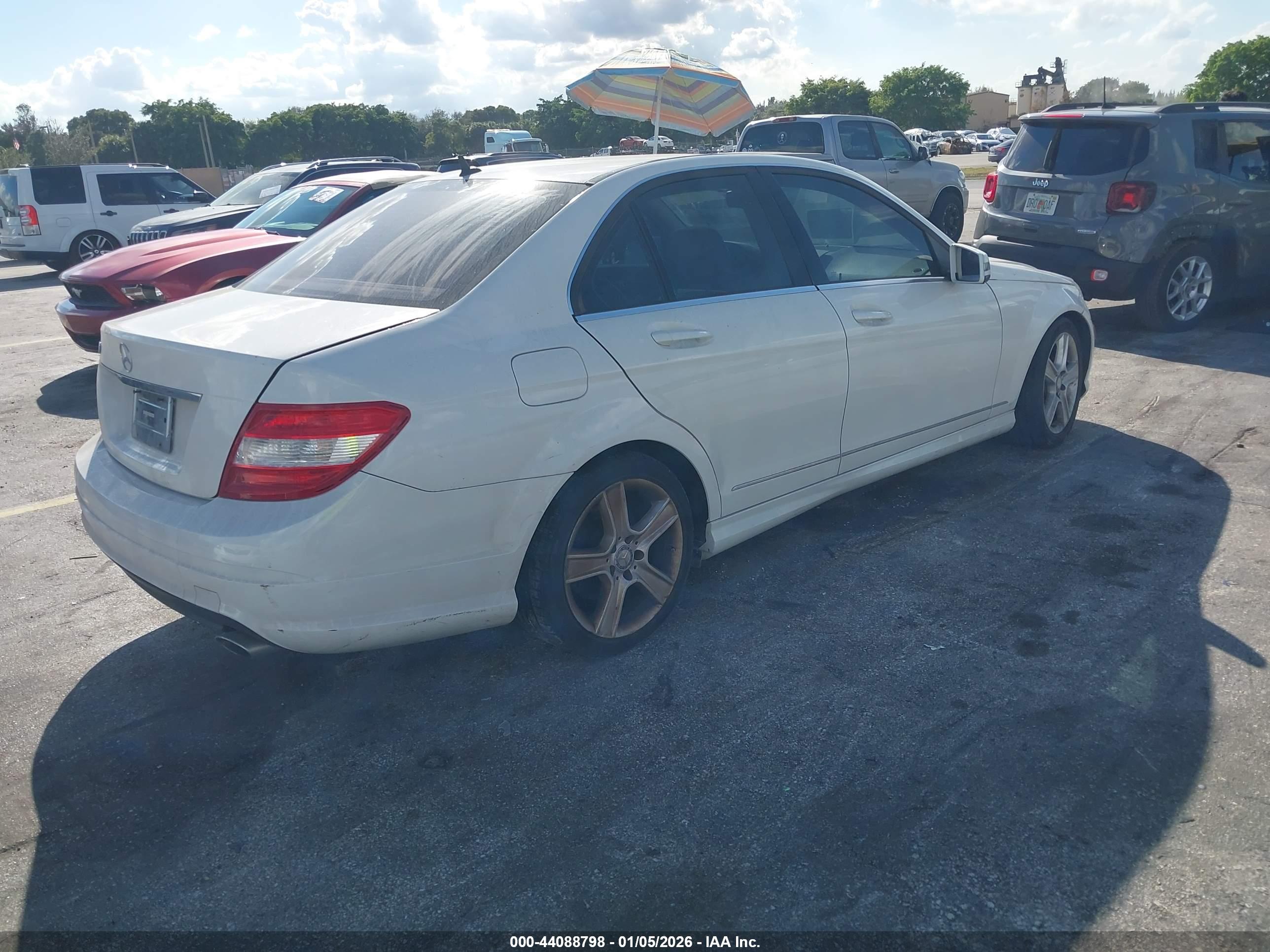 MERCEDES-BENZ C image 4