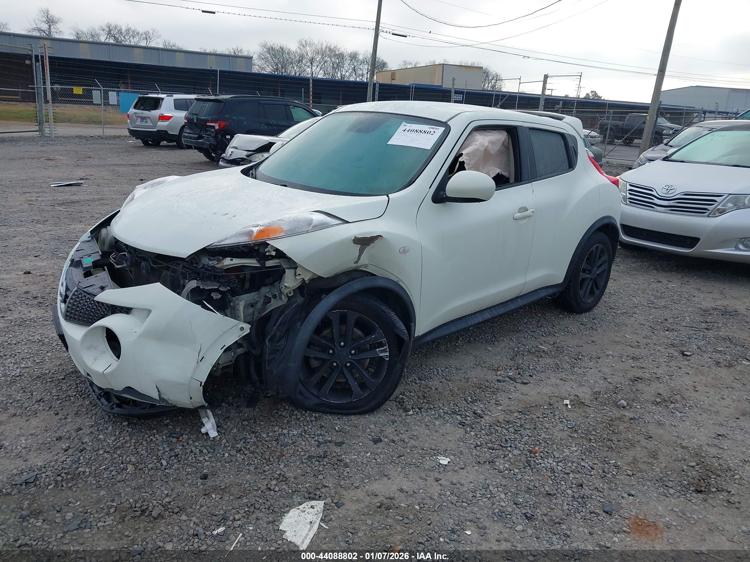 NISSAN JUKE image 2