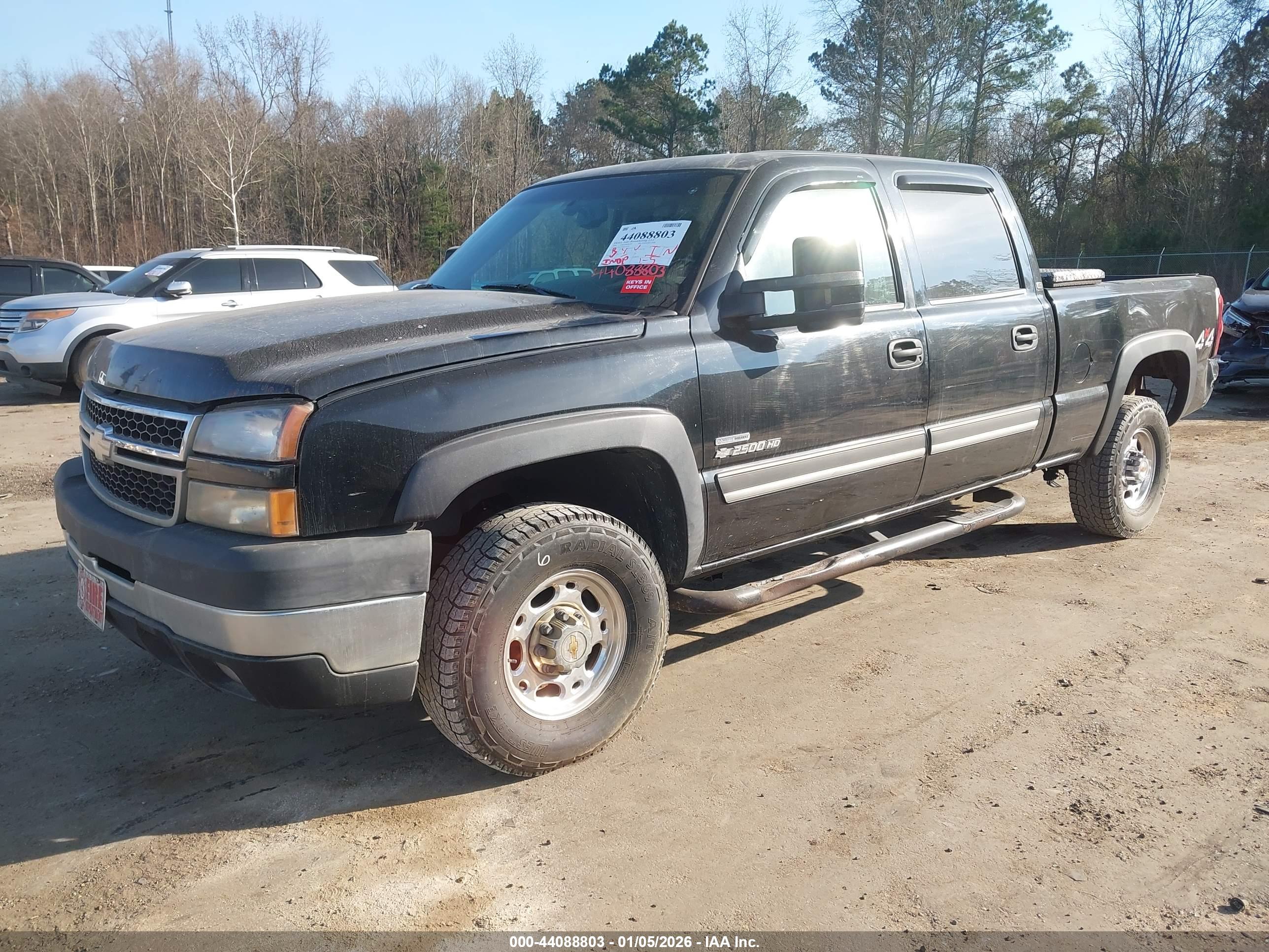 CHEVROLET SILVERADO image 2