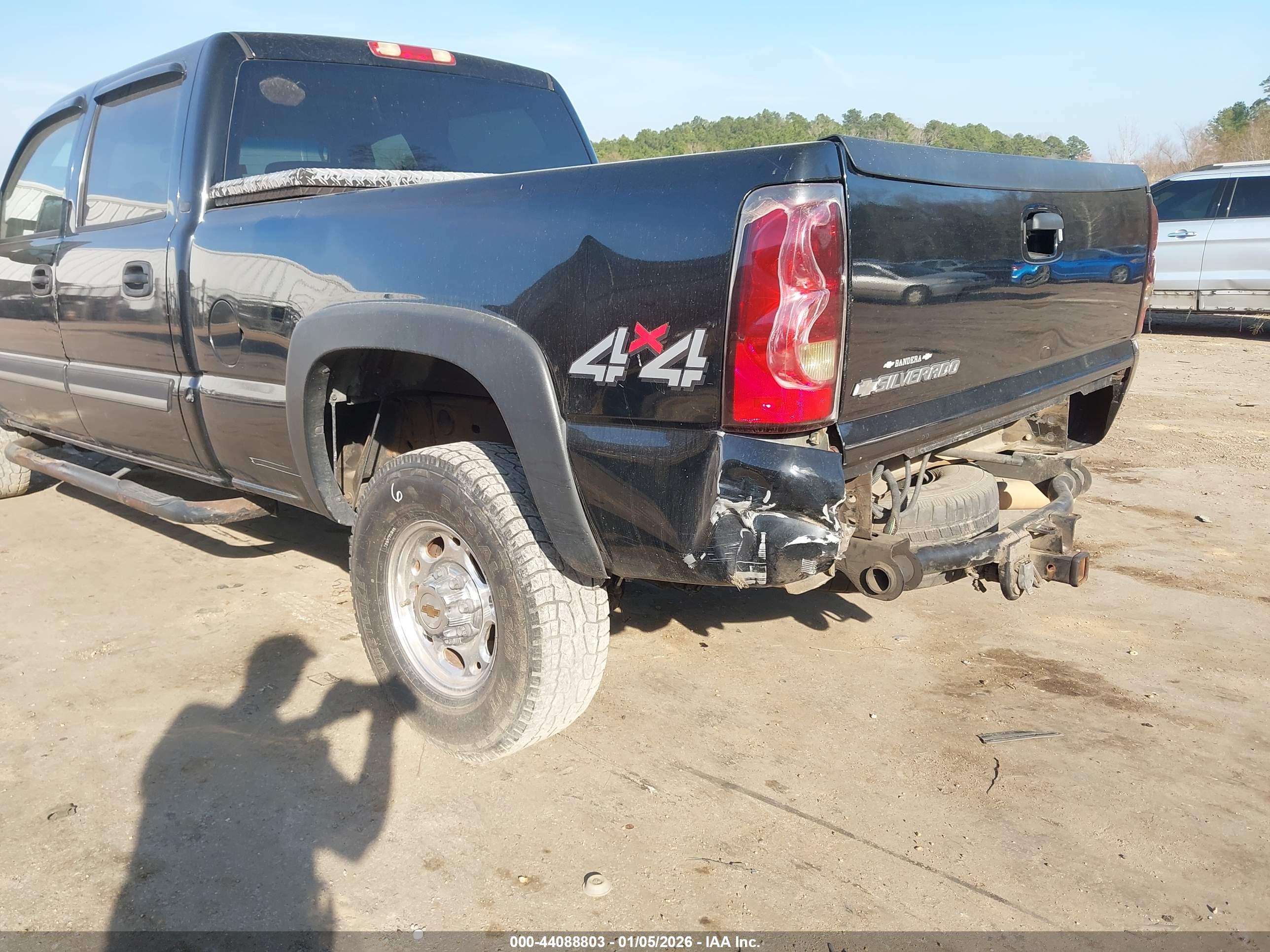 CHEVROLET SILVERADO image 6