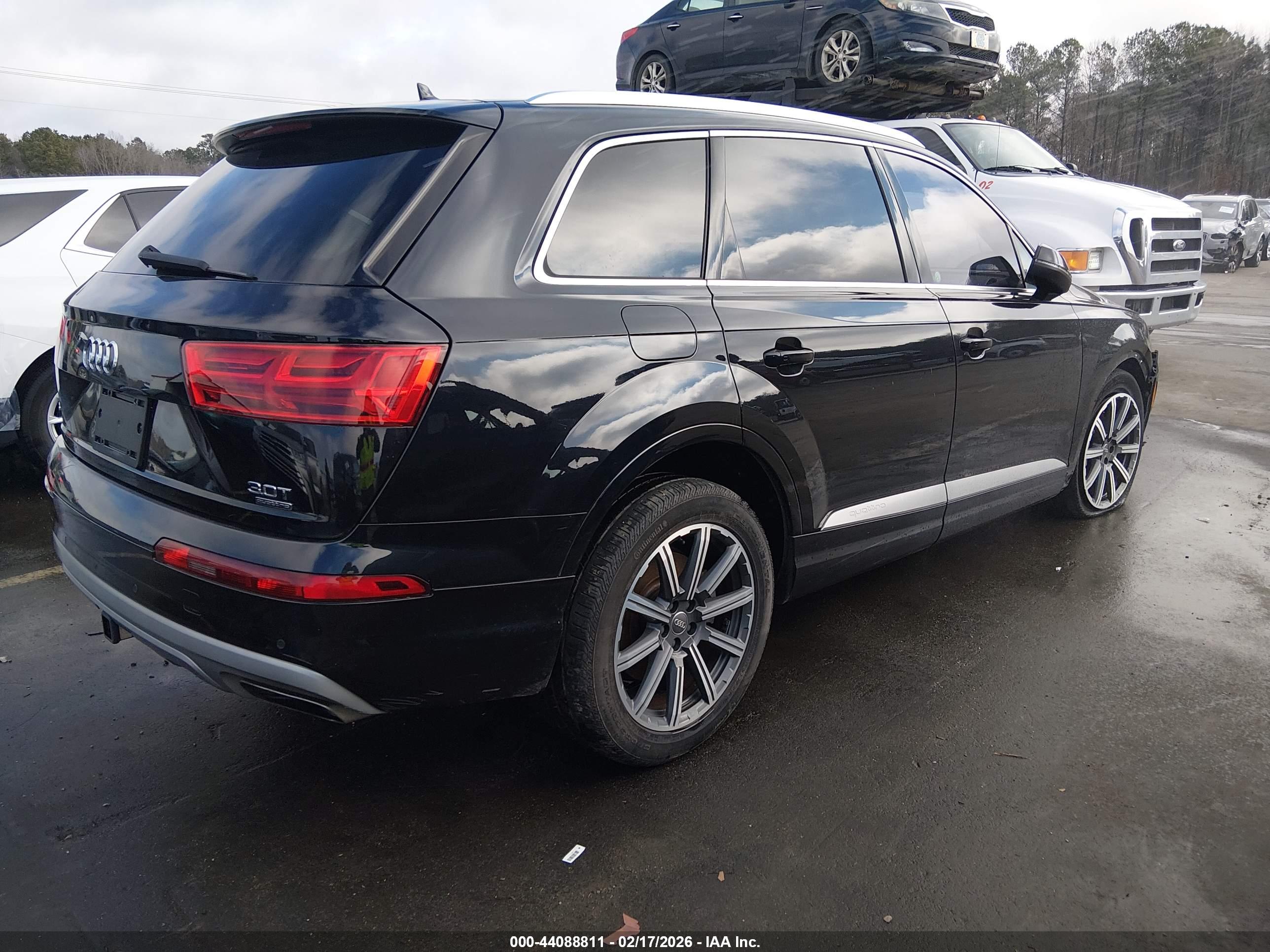 AUDI Q7 image 4