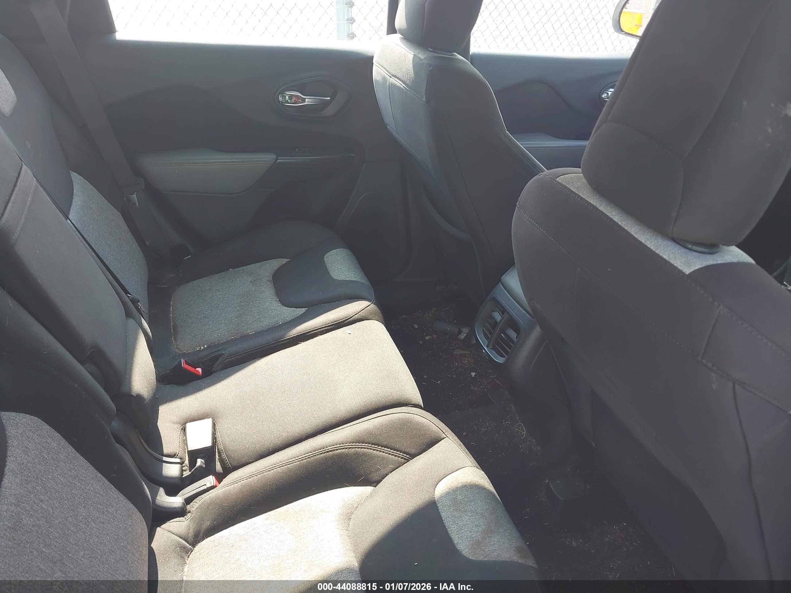 JEEP CHEROKEE image 8