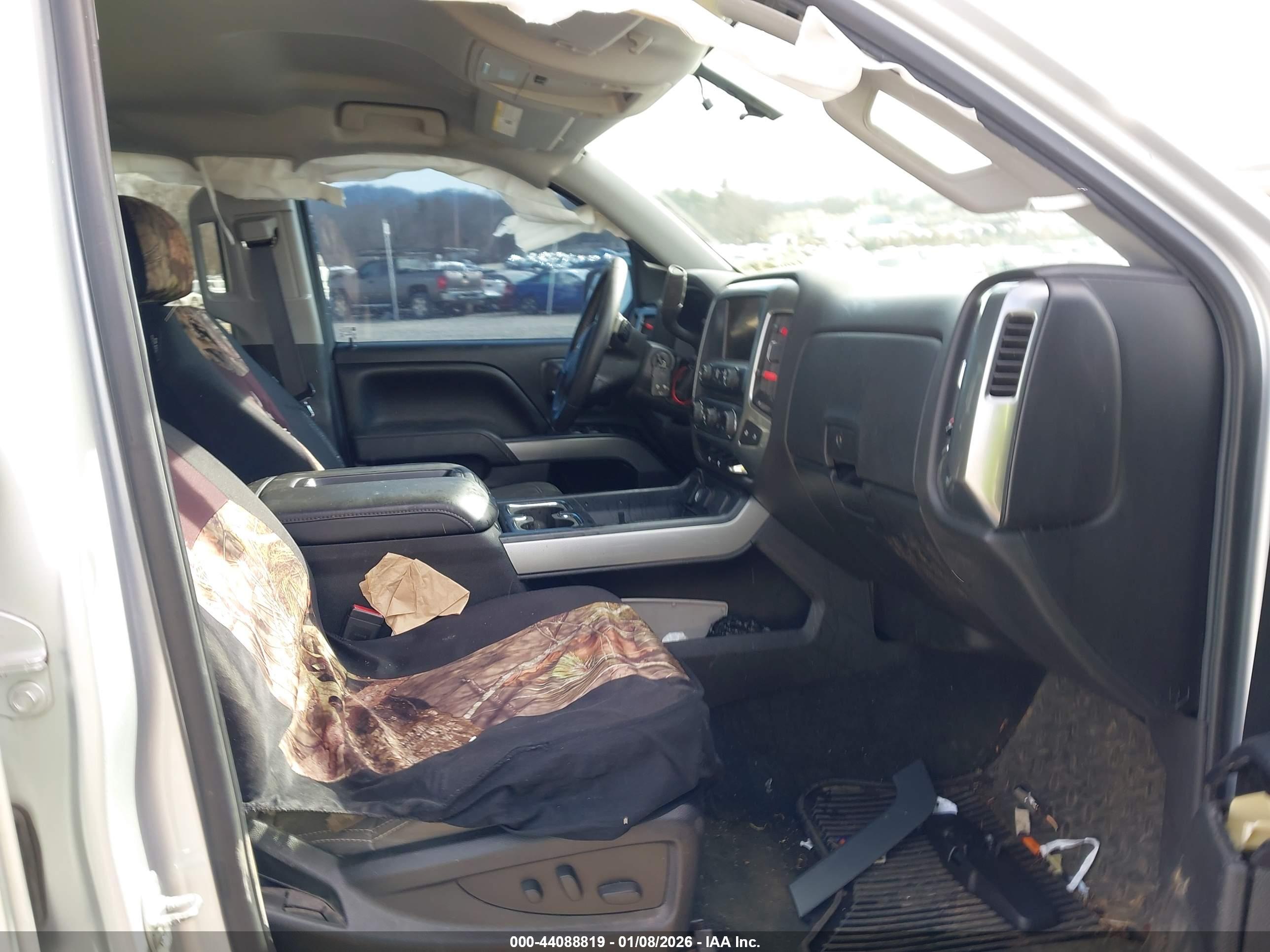 CHEVROLET SILVERADO image 5