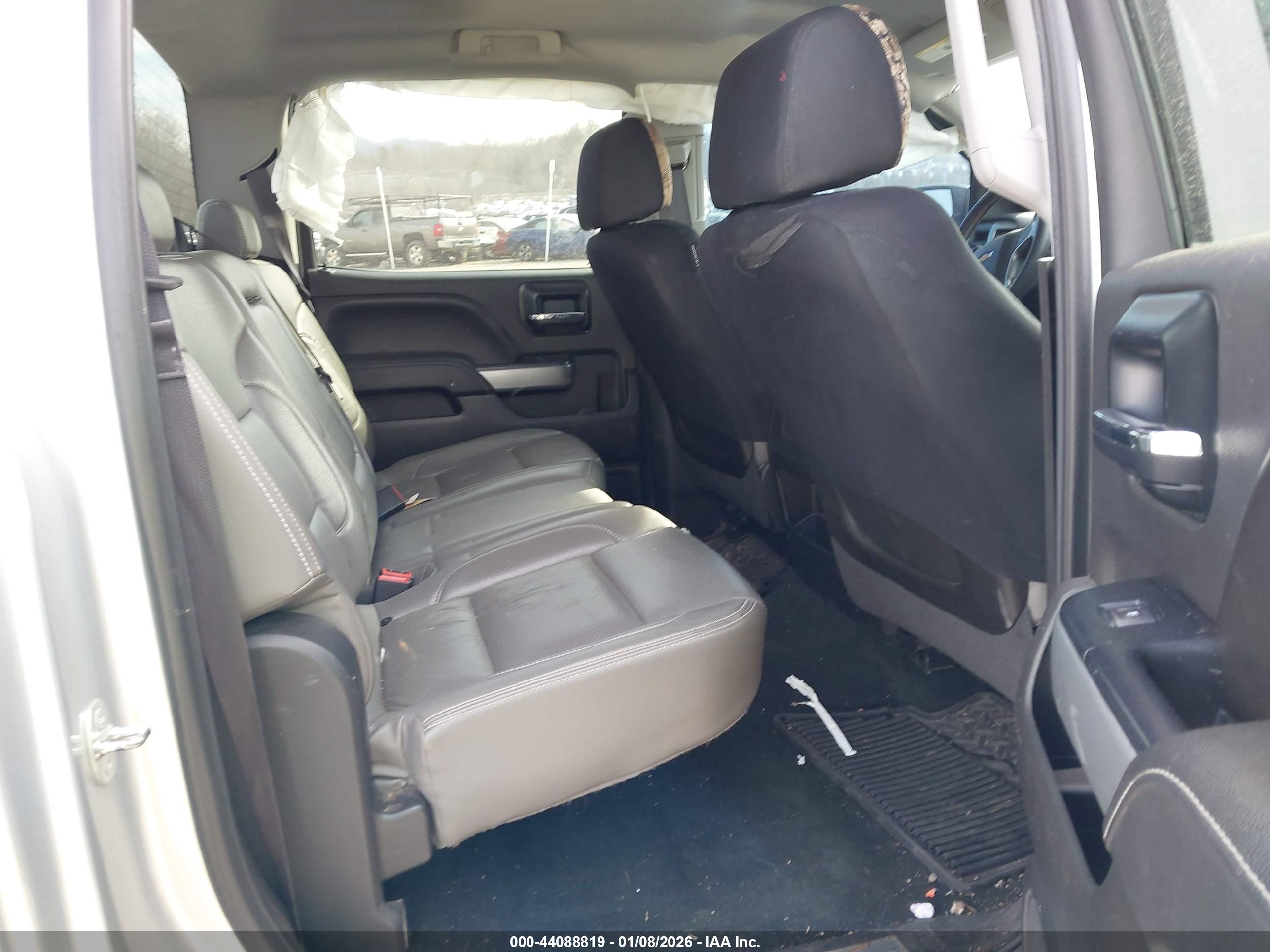 CHEVROLET SILVERADO image 8