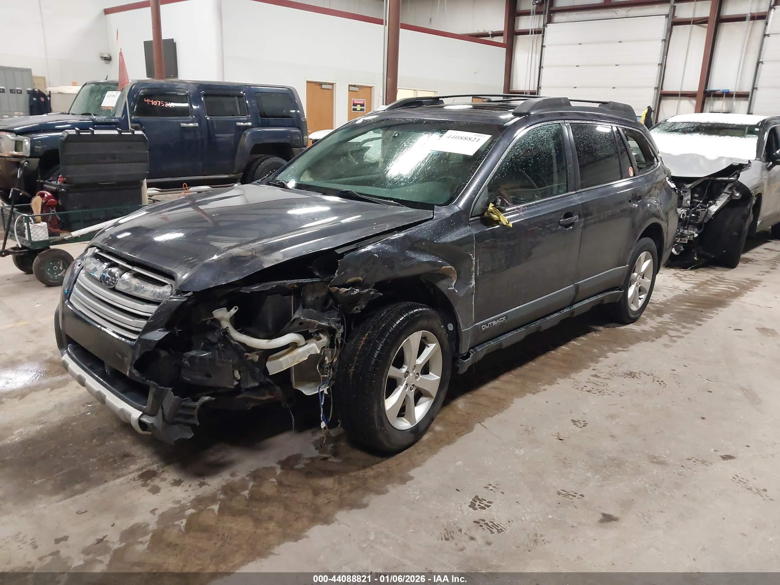 SUBARU OUTBACK image 2