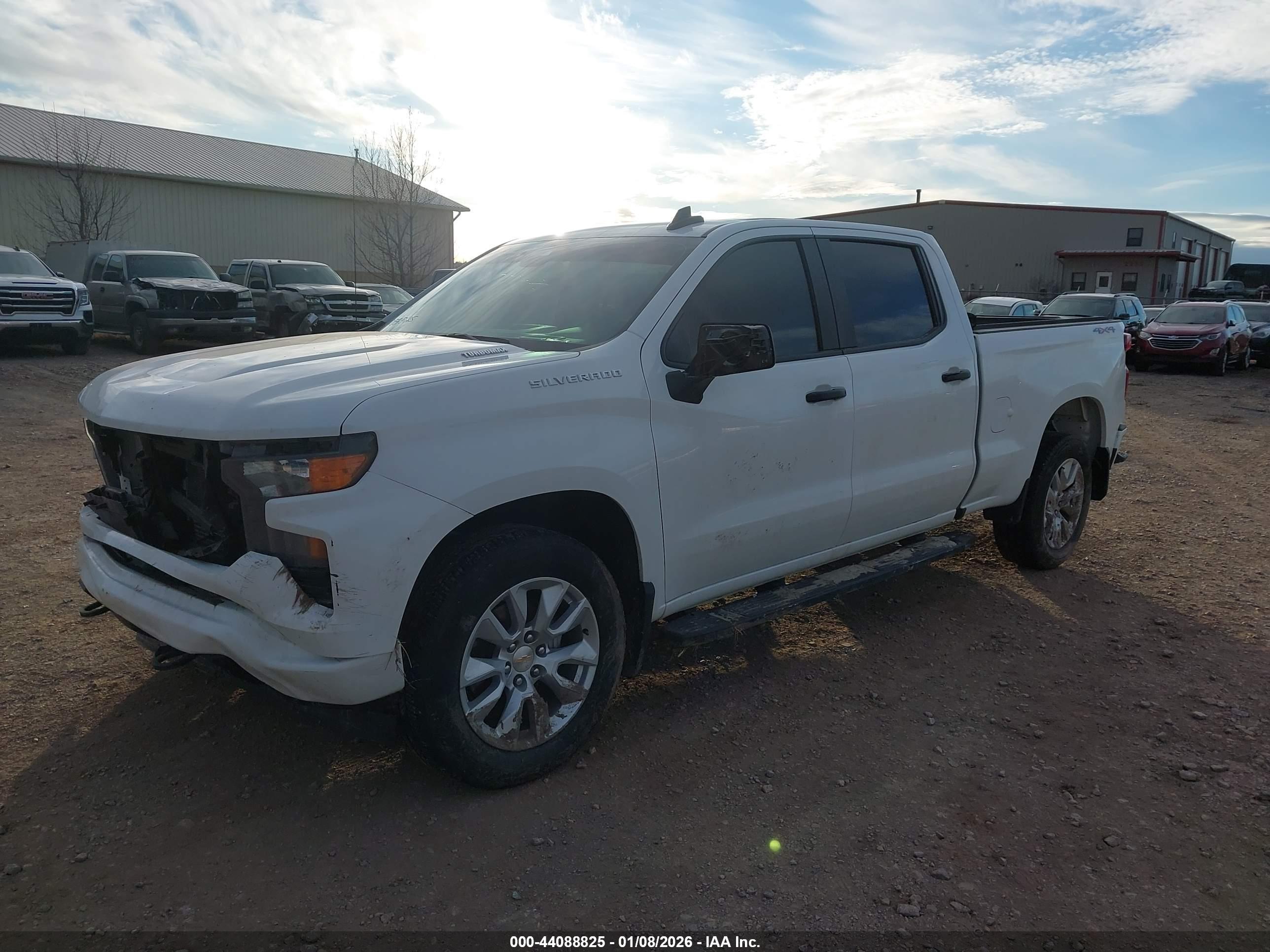 CHEVROLET SILVERADO image 2