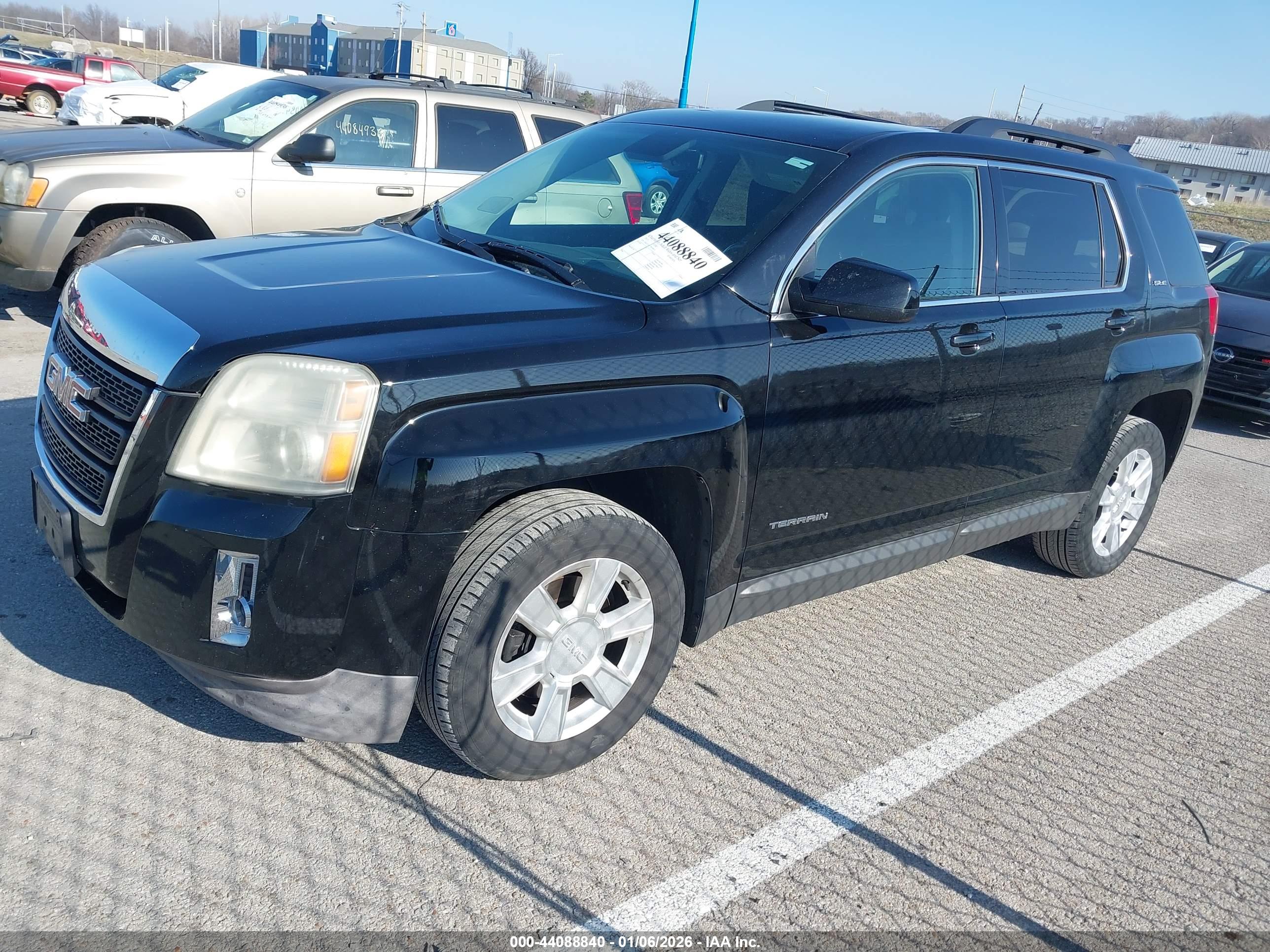 GMC TERRAIN image 2