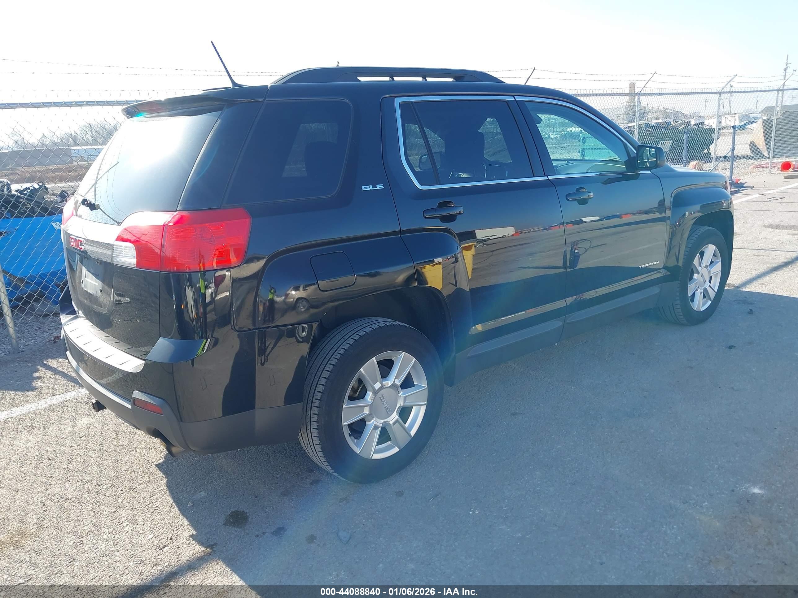 GMC TERRAIN image 4
