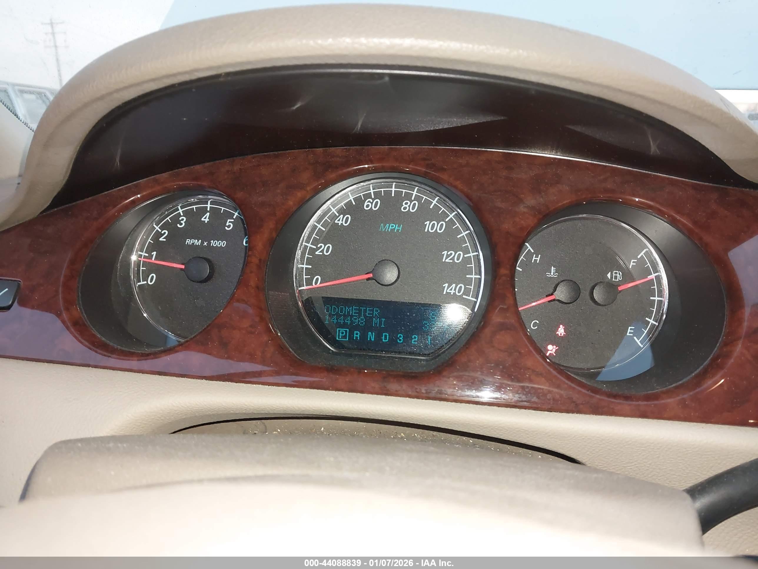 BUICK LUCERNE image 7