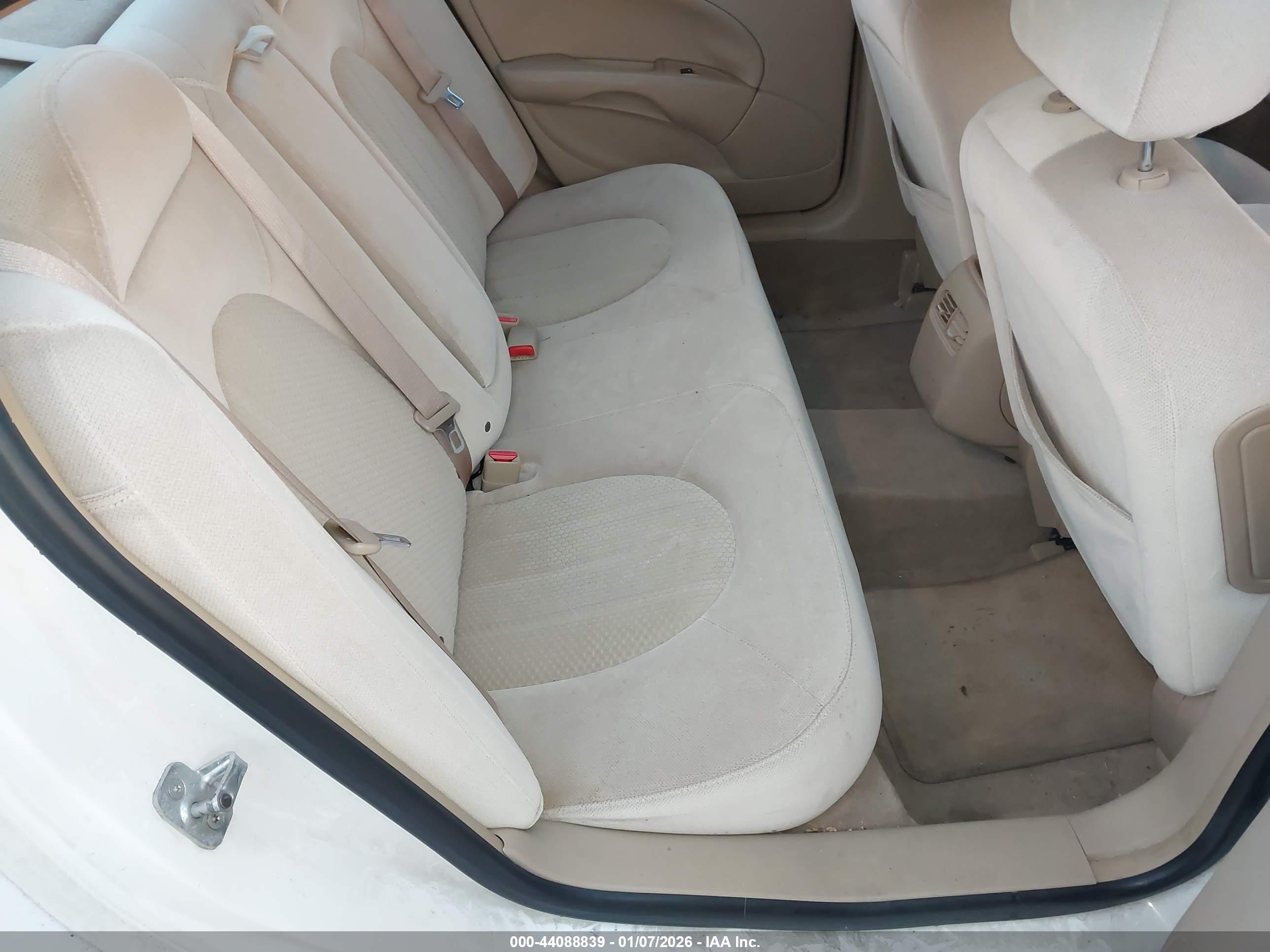 BUICK LUCERNE image 8