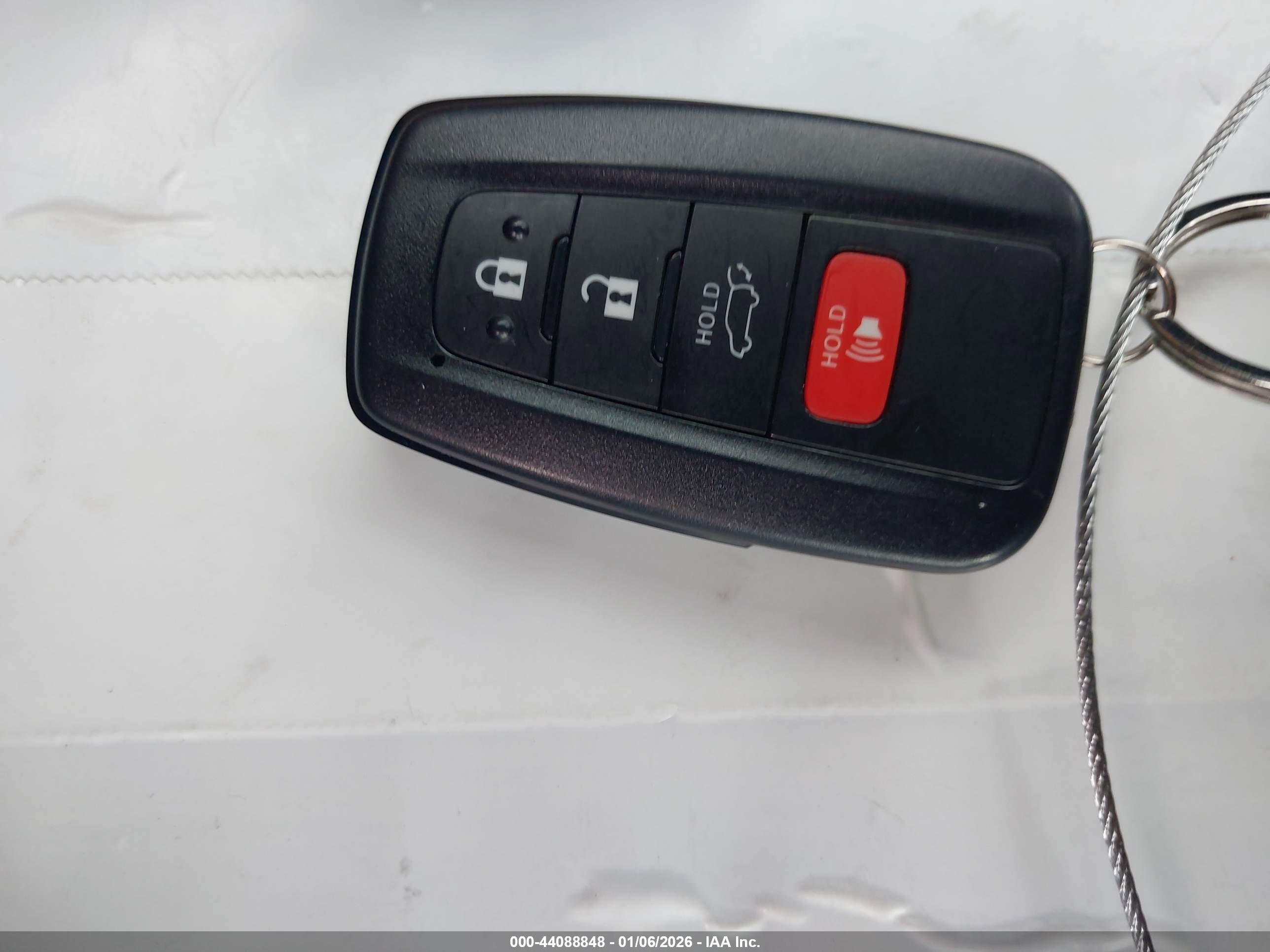 TOYOTA RAV4 image 11