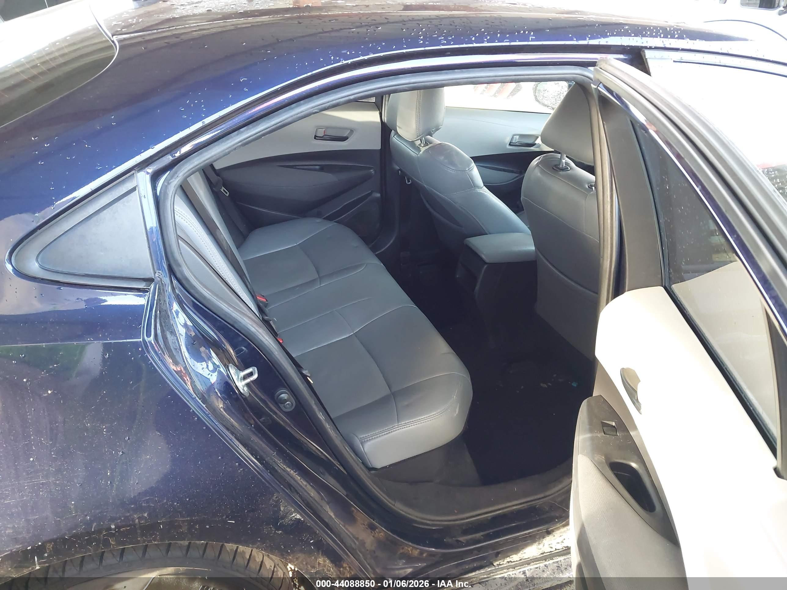 TOYOTA COROLLA image 8