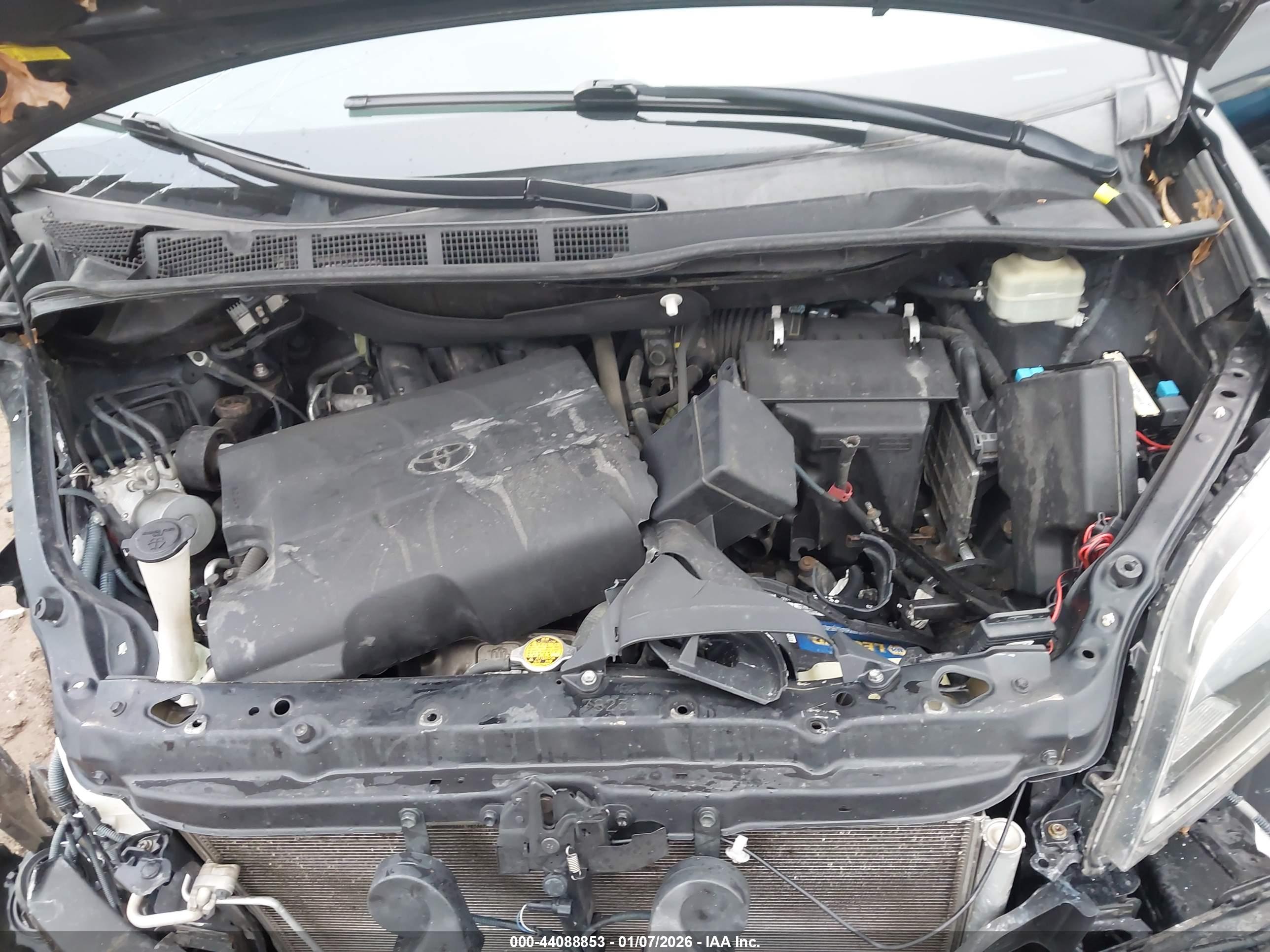 TOYOTA SIENNA image 10
