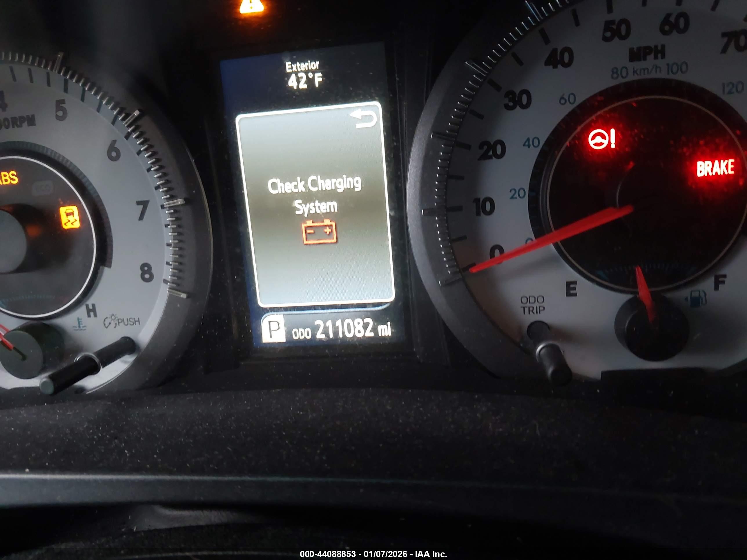 TOYOTA SIENNA image 7
