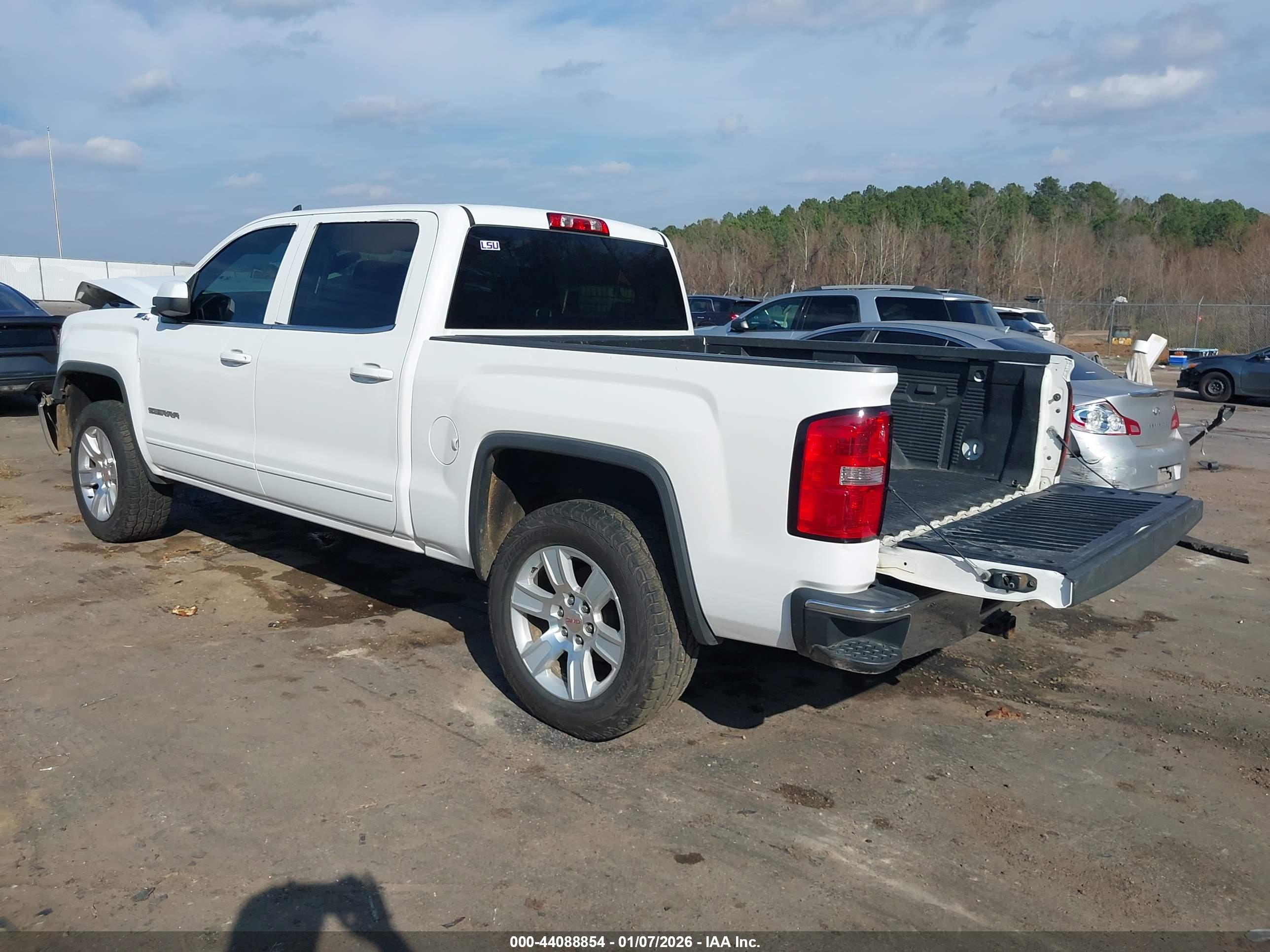 GMC SIERRA image 3