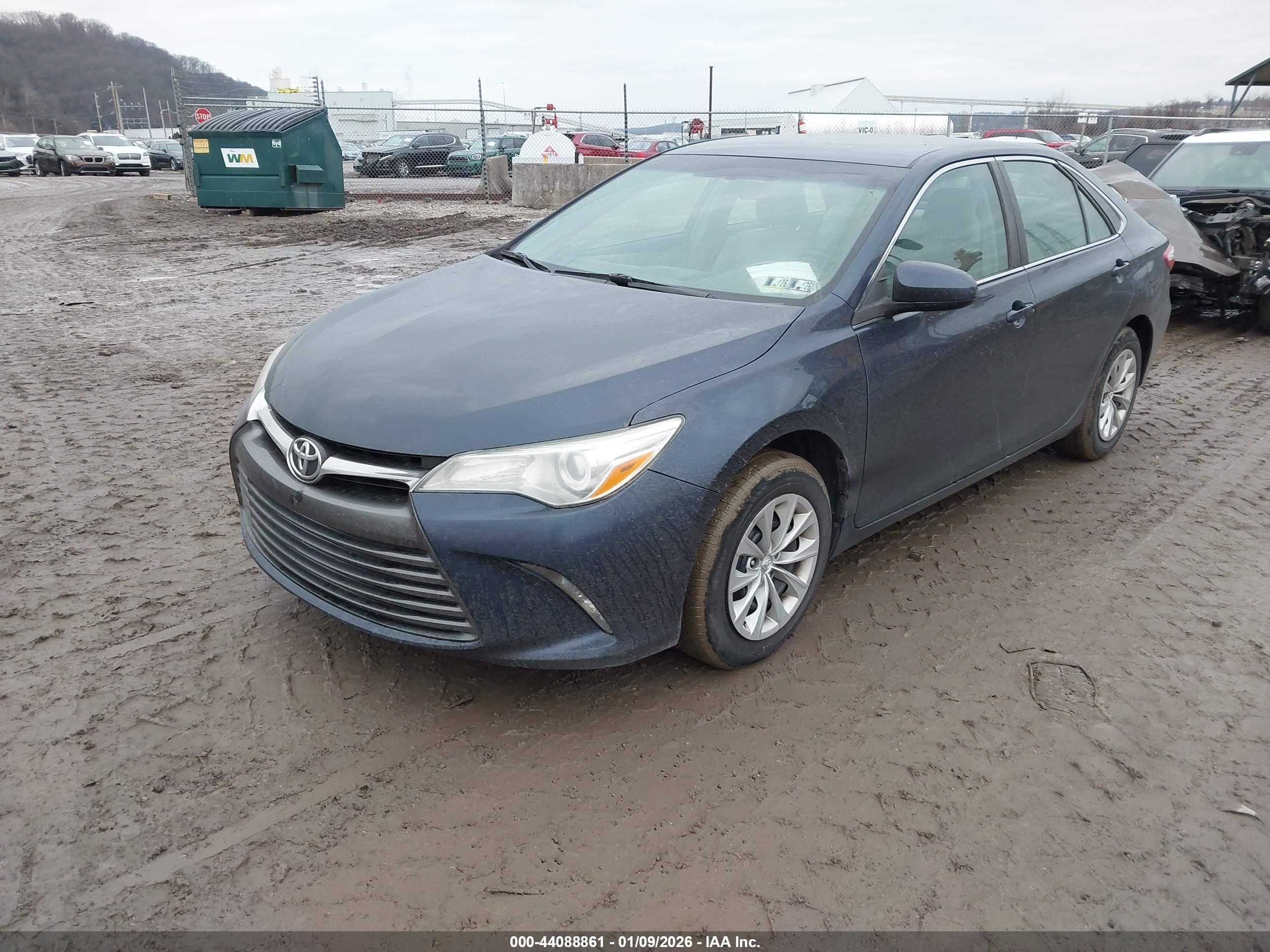 TOYOTA CAMRY image 2
