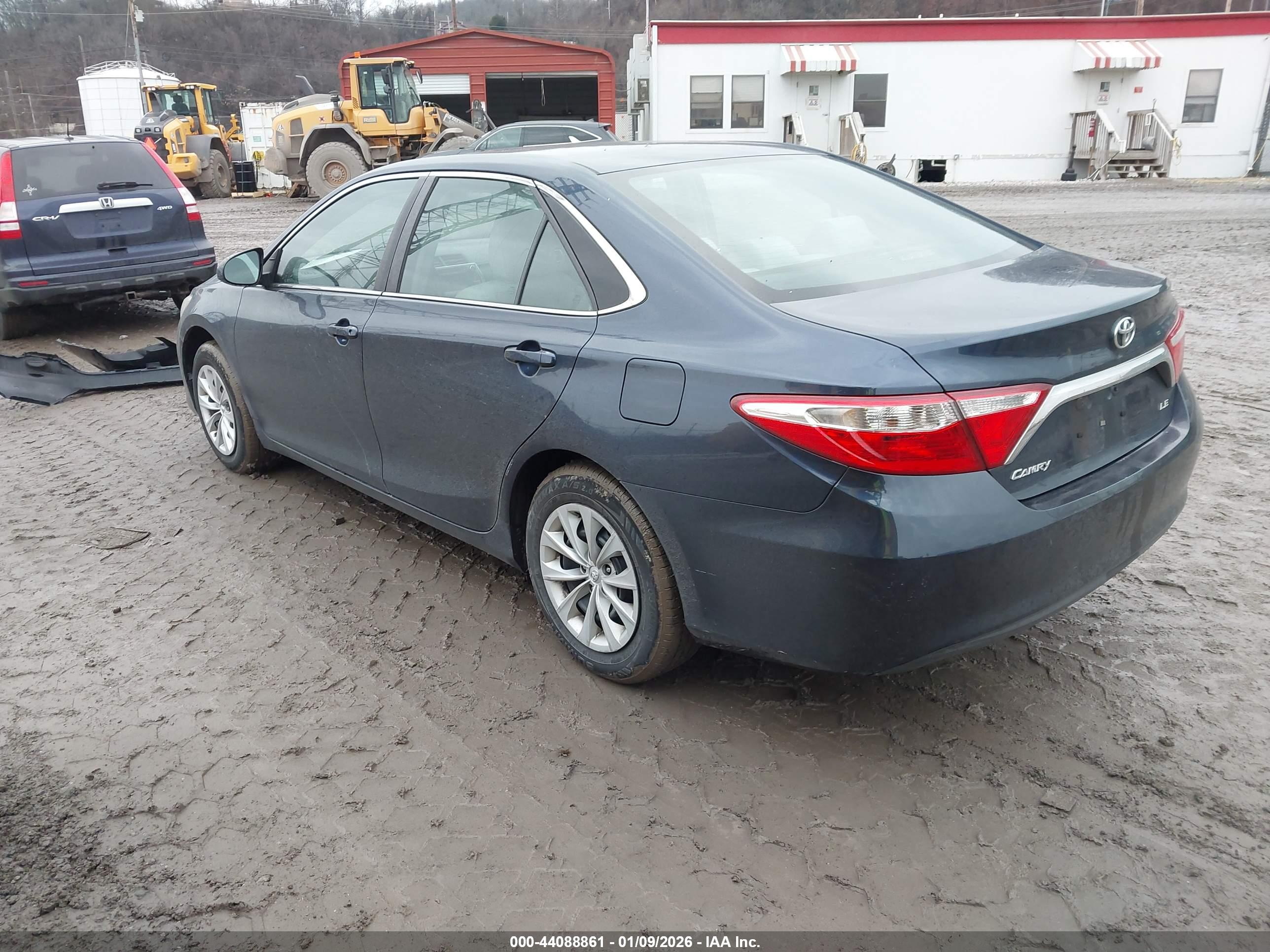 TOYOTA CAMRY image 3