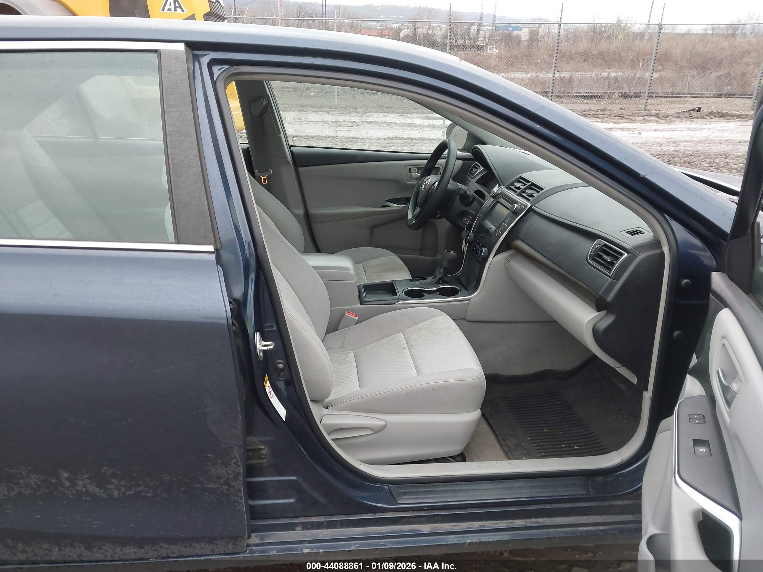 TOYOTA CAMRY image 5