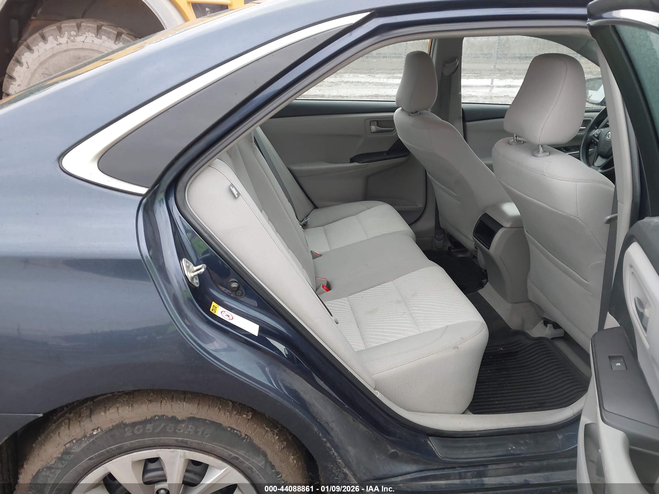 TOYOTA CAMRY image 8